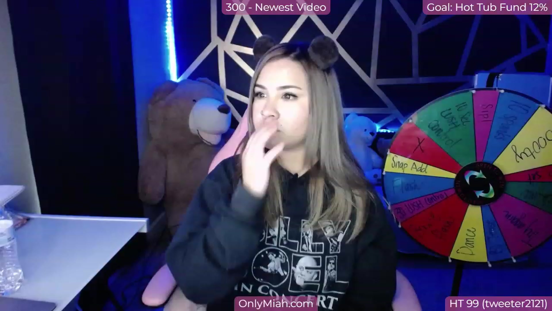 Gallery image thumbnail from MiahCalix's myfreecams stream on, 11/16/2022, 21:50 image 8 of 20