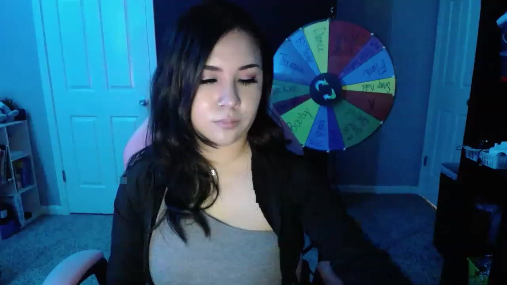 Gallery image thumbnail from MiahCalix's myfreecams stream on, 05/19/2023, 22:29 image 20 of 20