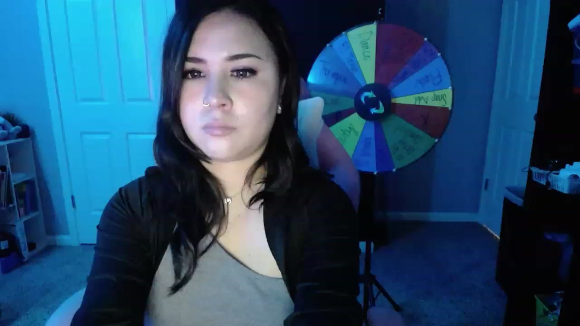 Gallery image thumbnail from MiahCalix's myfreecams stream on, 05/19/2023, 22:29 image 16 of 20