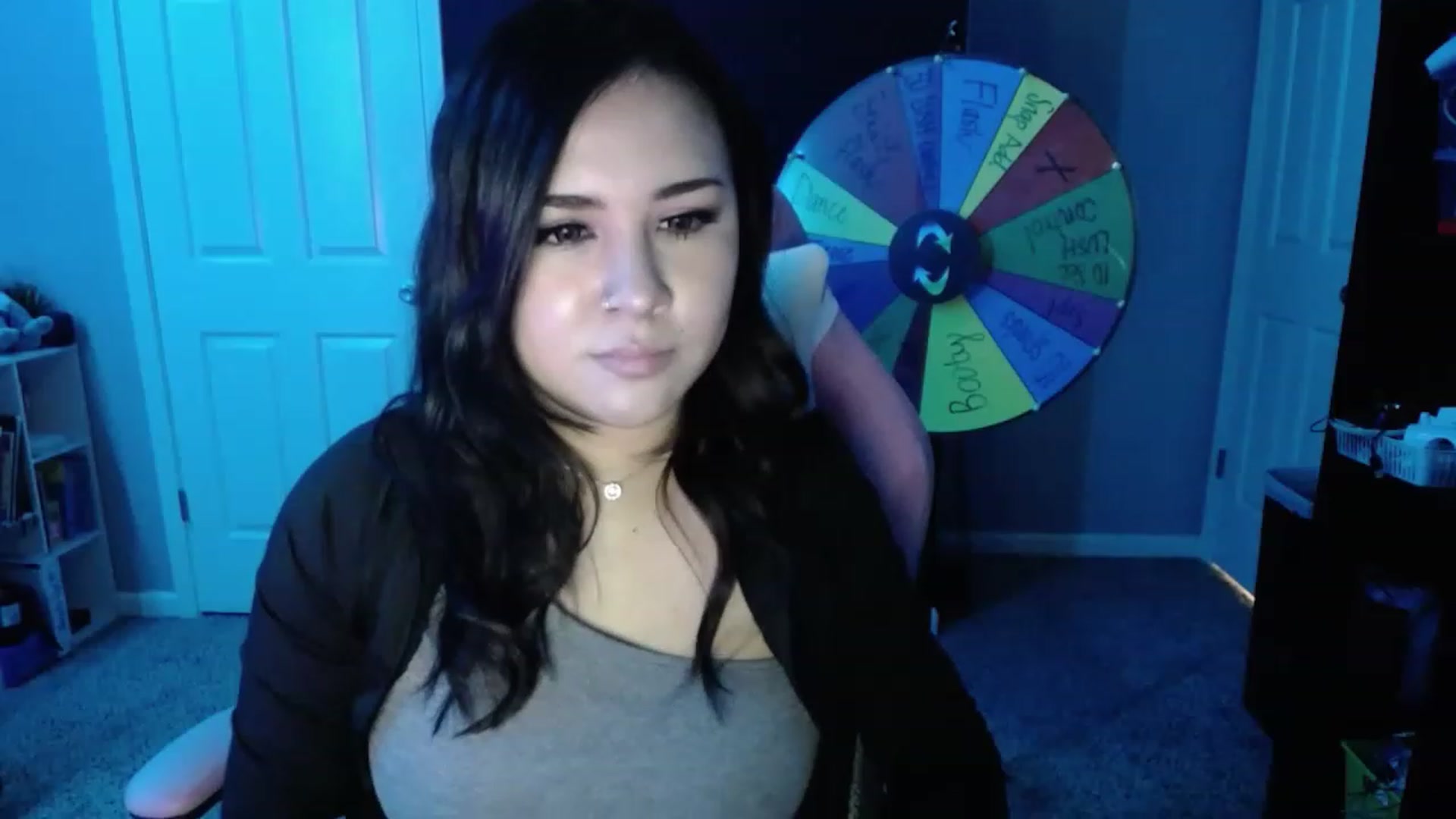 Gallery image thumbnail from MiahCalix's myfreecams stream on, 05/19/2023, 22:29 image 13 of 20