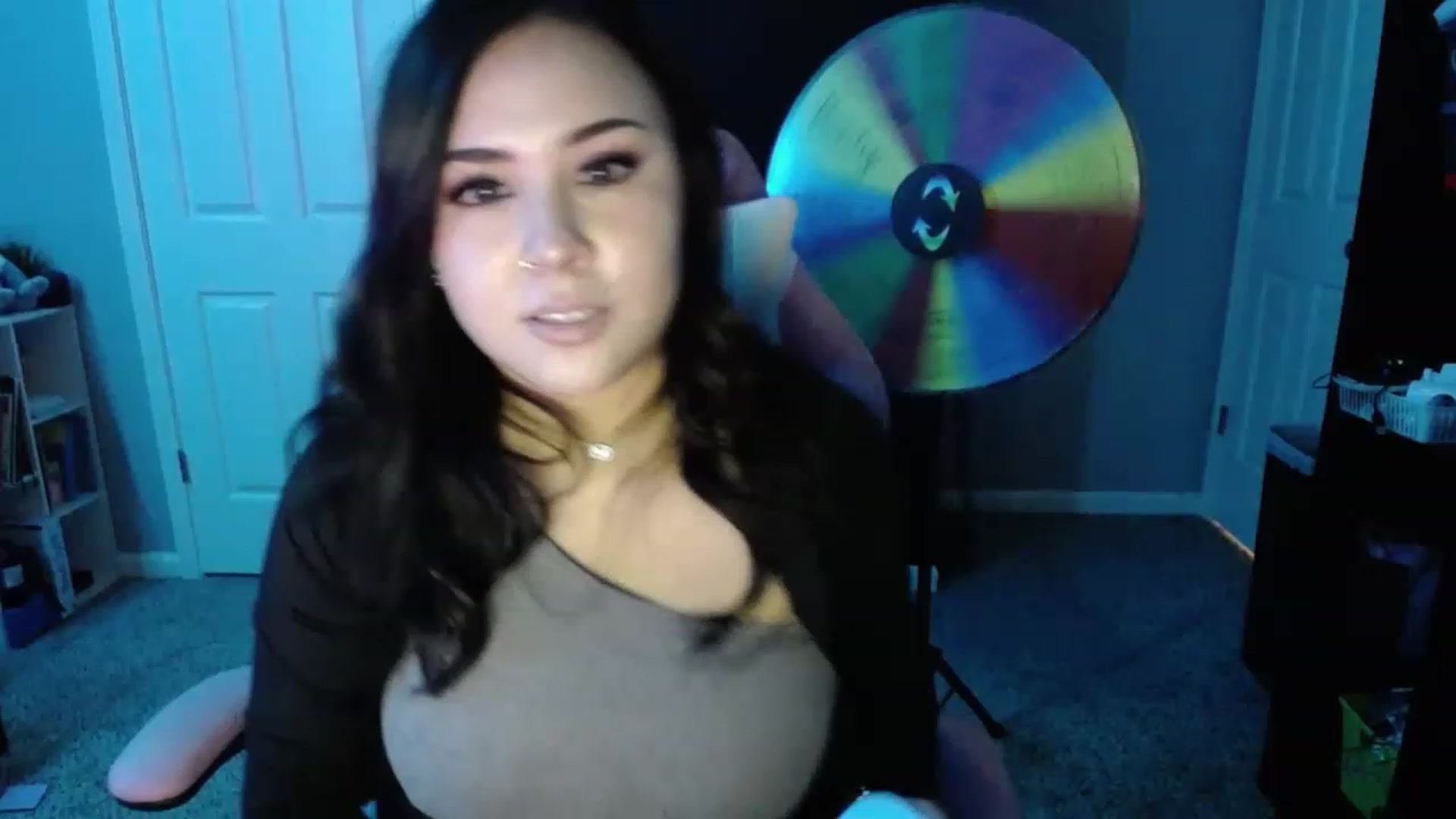 Gallery image thumbnail from MiahCalix's myfreecams stream on, 05/19/2023, 22:29 image 12 of 20