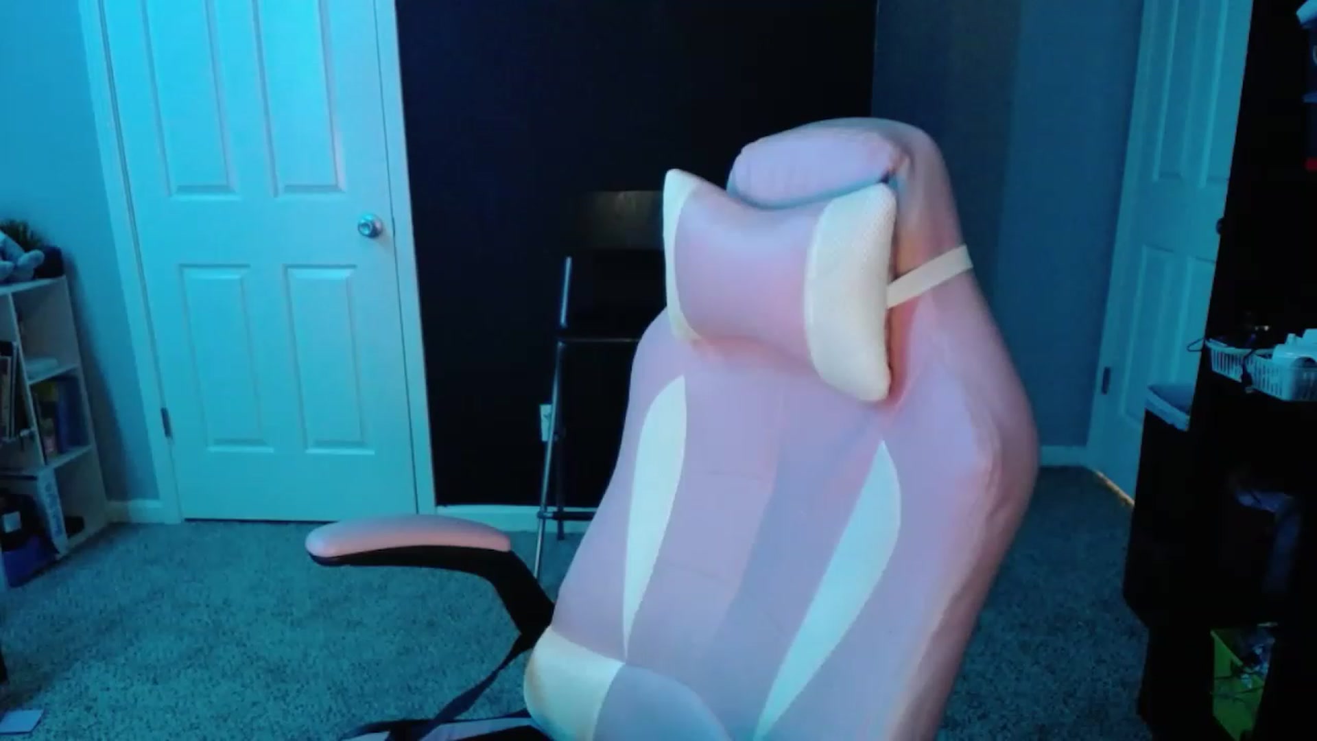 Gallery image thumbnail from MiahCalix's myfreecams stream on, 05/19/2023, 22:29 image 11 of 20