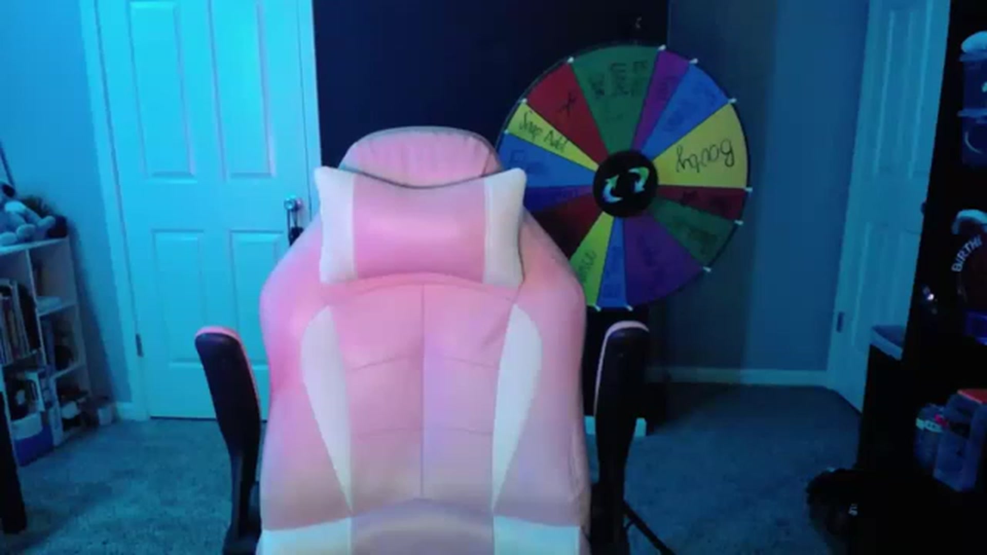 Gallery image thumbnail from MiahCalix's myfreecams stream on, 05/21/2023, 24:37 image 4 of 20