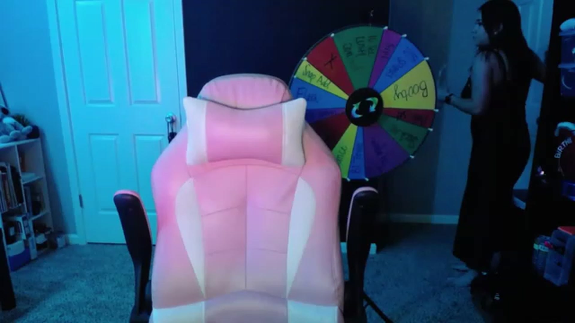 Gallery image thumbnail from MiahCalix's myfreecams stream on, 05/21/2023, 24:37 image 5 of 20