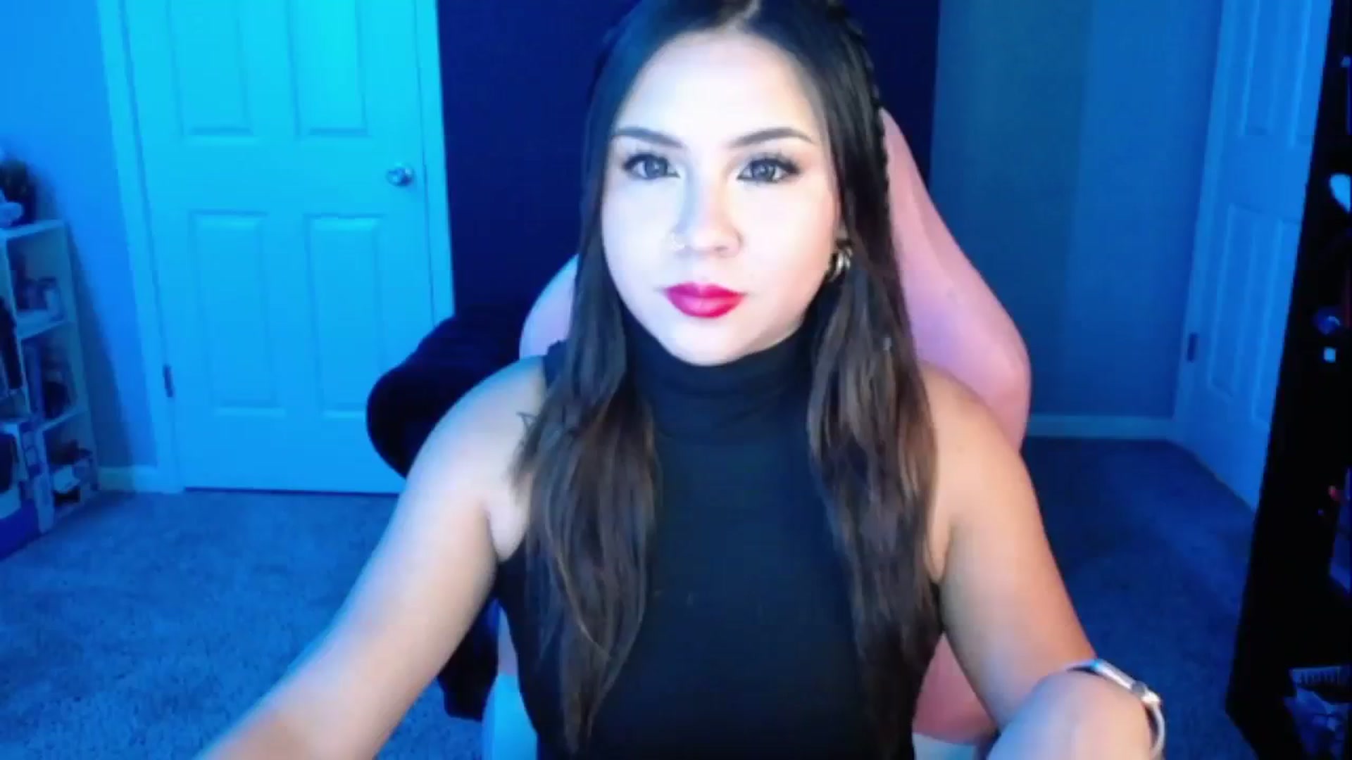 Gallery image thumbnail from MiahCalix's myfreecams stream on, 09/06/2023, 24:01 image 1 of 20