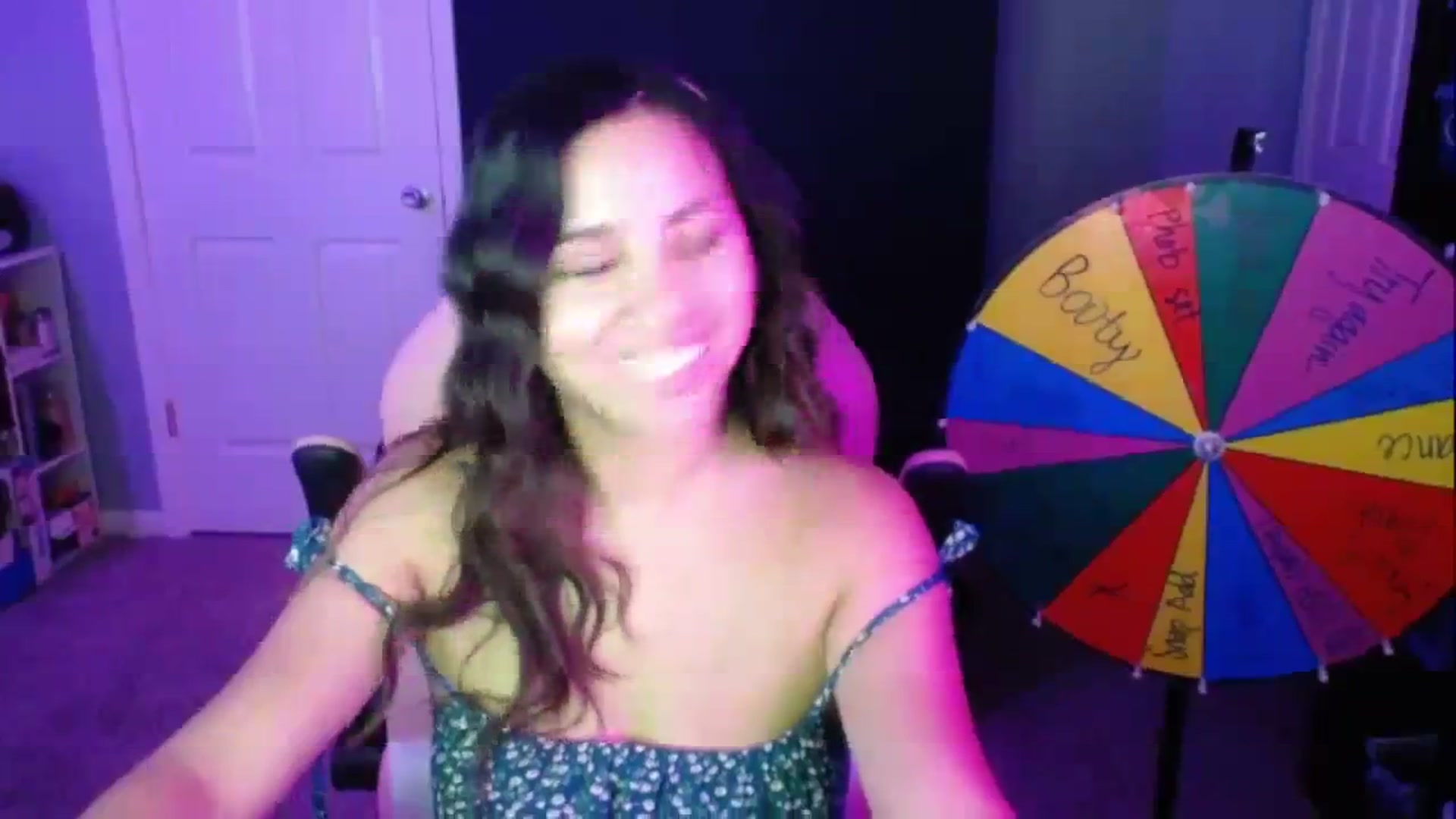 Gallery image thumbnail from MiahCalix's myfreecams stream on, 09/14/2023, 24:01 image 14 of 20