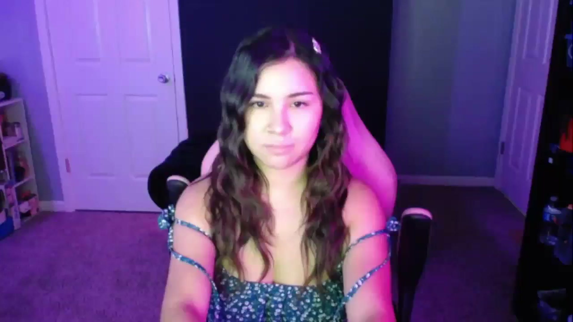 Gallery image thumbnail from MiahCalix's myfreecams stream on, 09/14/2023, 24:01 image 1 of 20