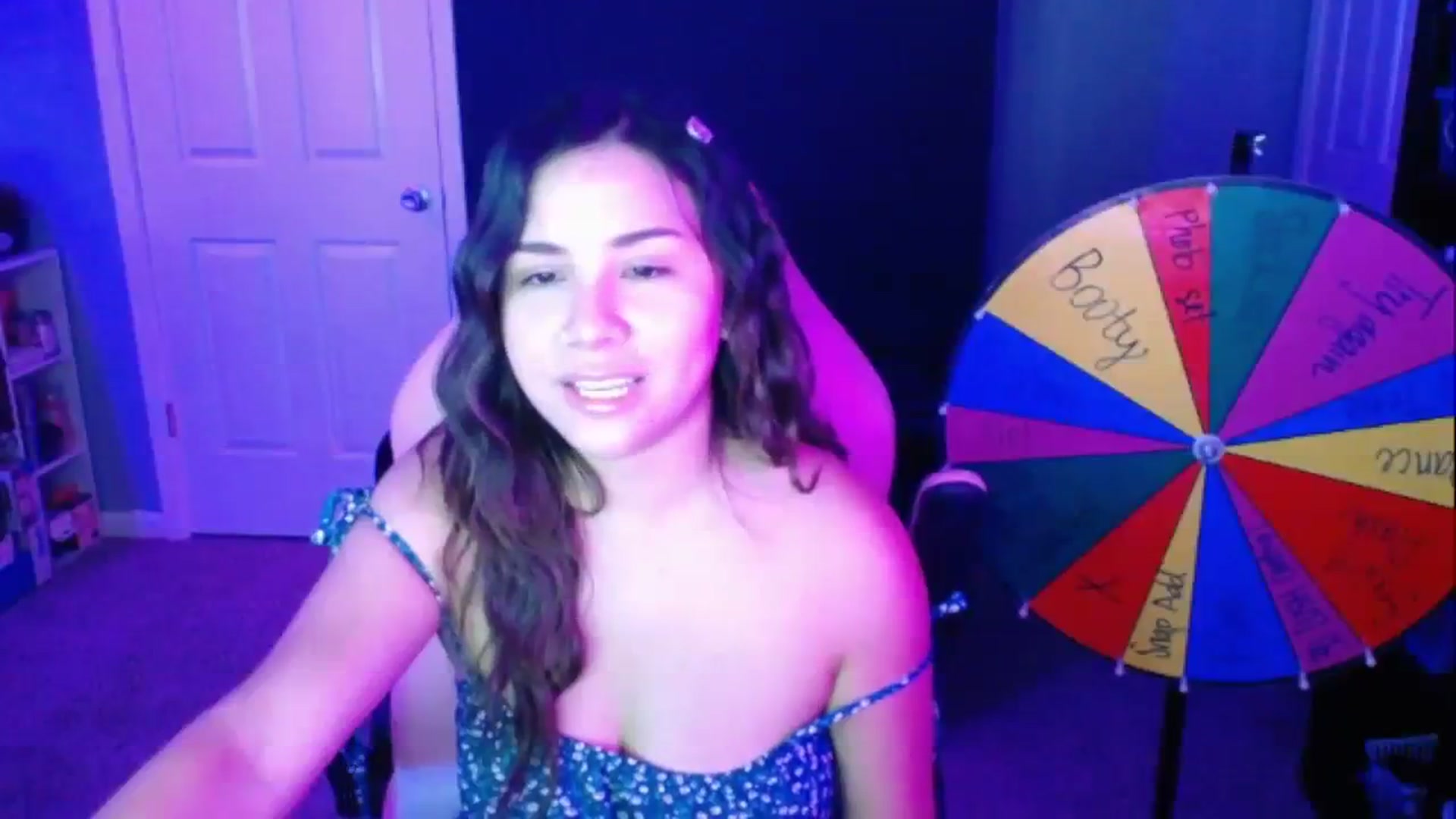 Gallery image thumbnail from MiahCalix's myfreecams stream on, 09/14/2023, 24:56 image 6 of 20