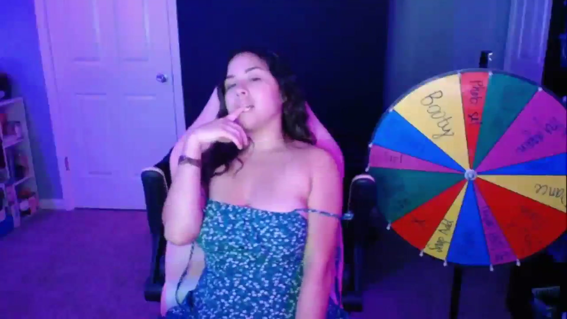 Gallery image thumbnail from MiahCalix's myfreecams stream on, 09/14/2023, 24:56 image 14 of 20