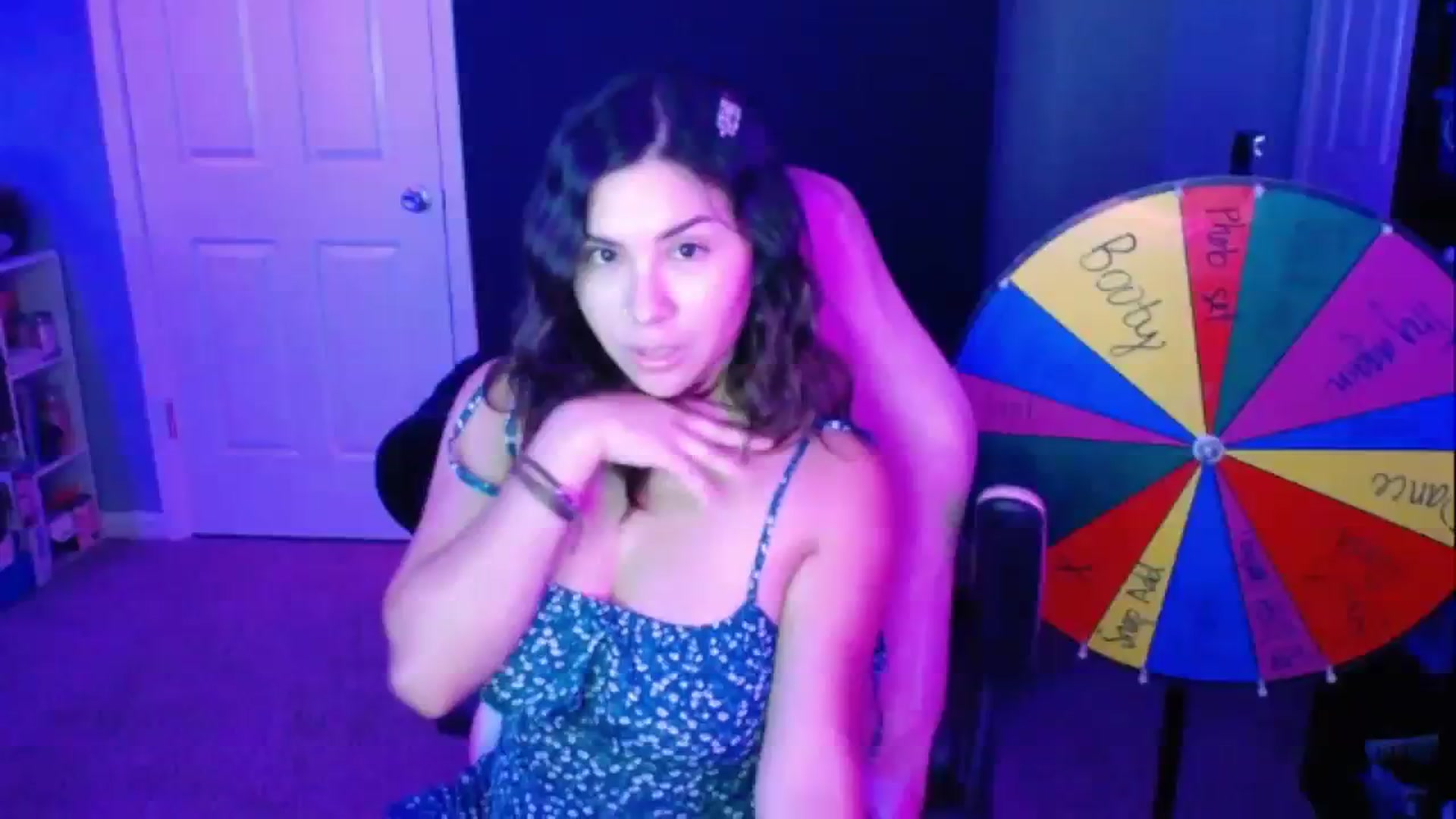 Gallery image thumbnail from MiahCalix's myfreecams stream on, 09/14/2023, 24:56 image 10 of 20