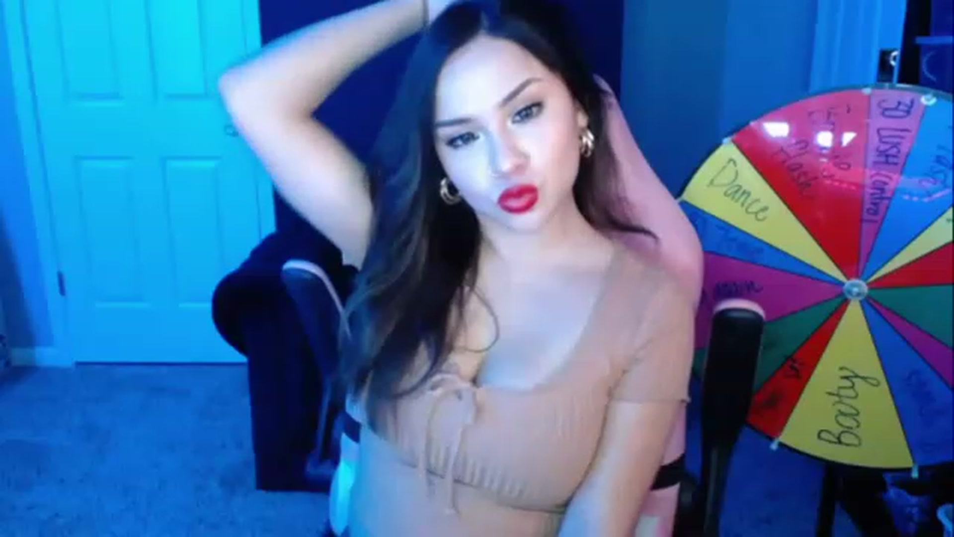 Gallery image thumbnail from MiahsBirthday's myfreecams stream on, 08/16/2023, 04:32 image 17 of 20