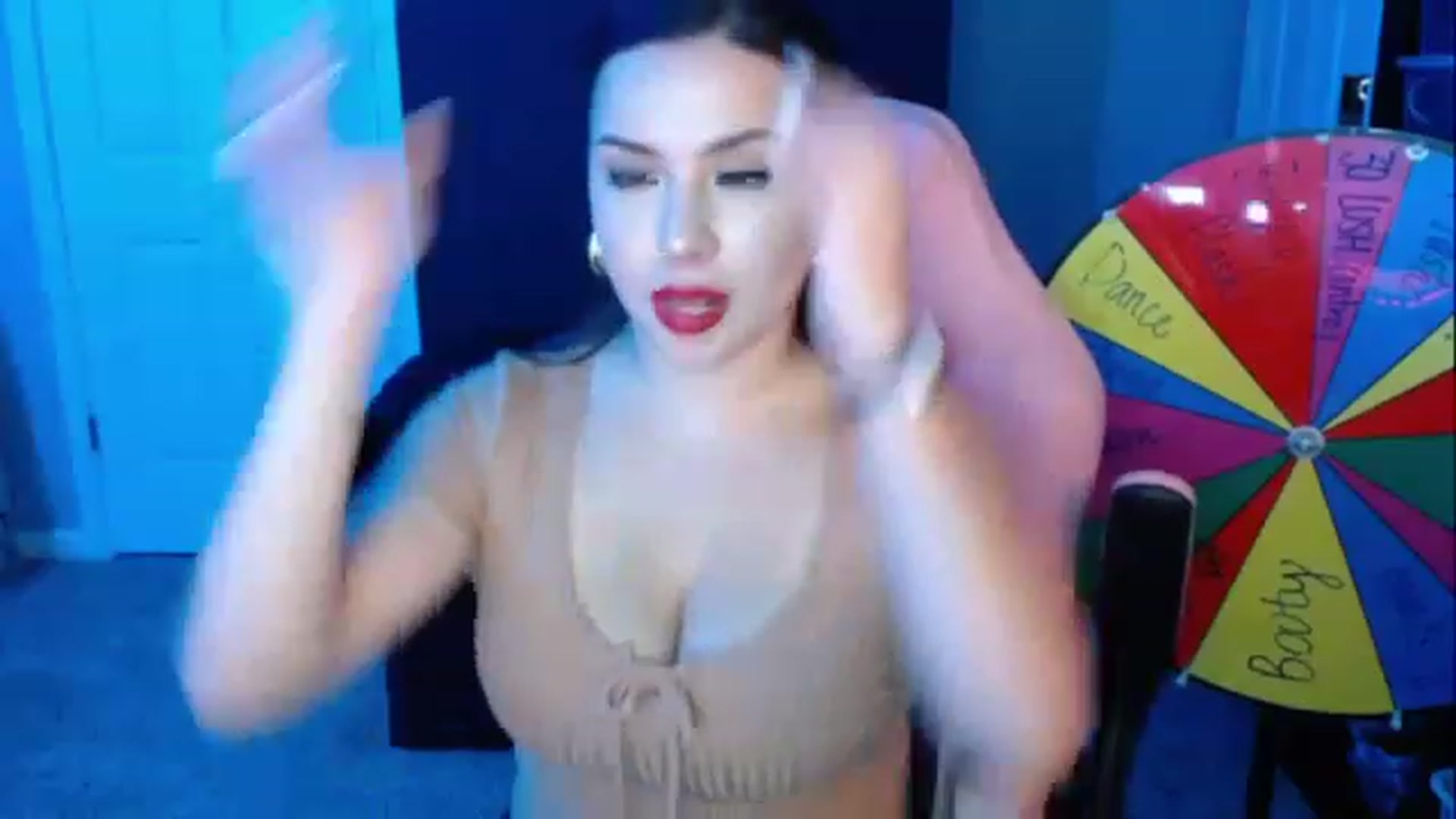 Gallery image thumbnail from MiahsBirthday's myfreecams stream on, 08/16/2023, 04:32 image 14 of 20