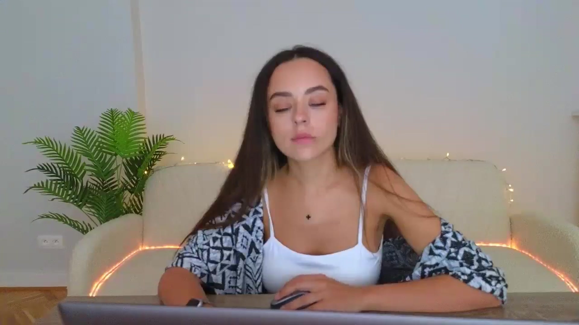 Gallery image thumbnail from Mialicious's myfreecams stream on, 07/02/2025, 14:53 image 7 of 20