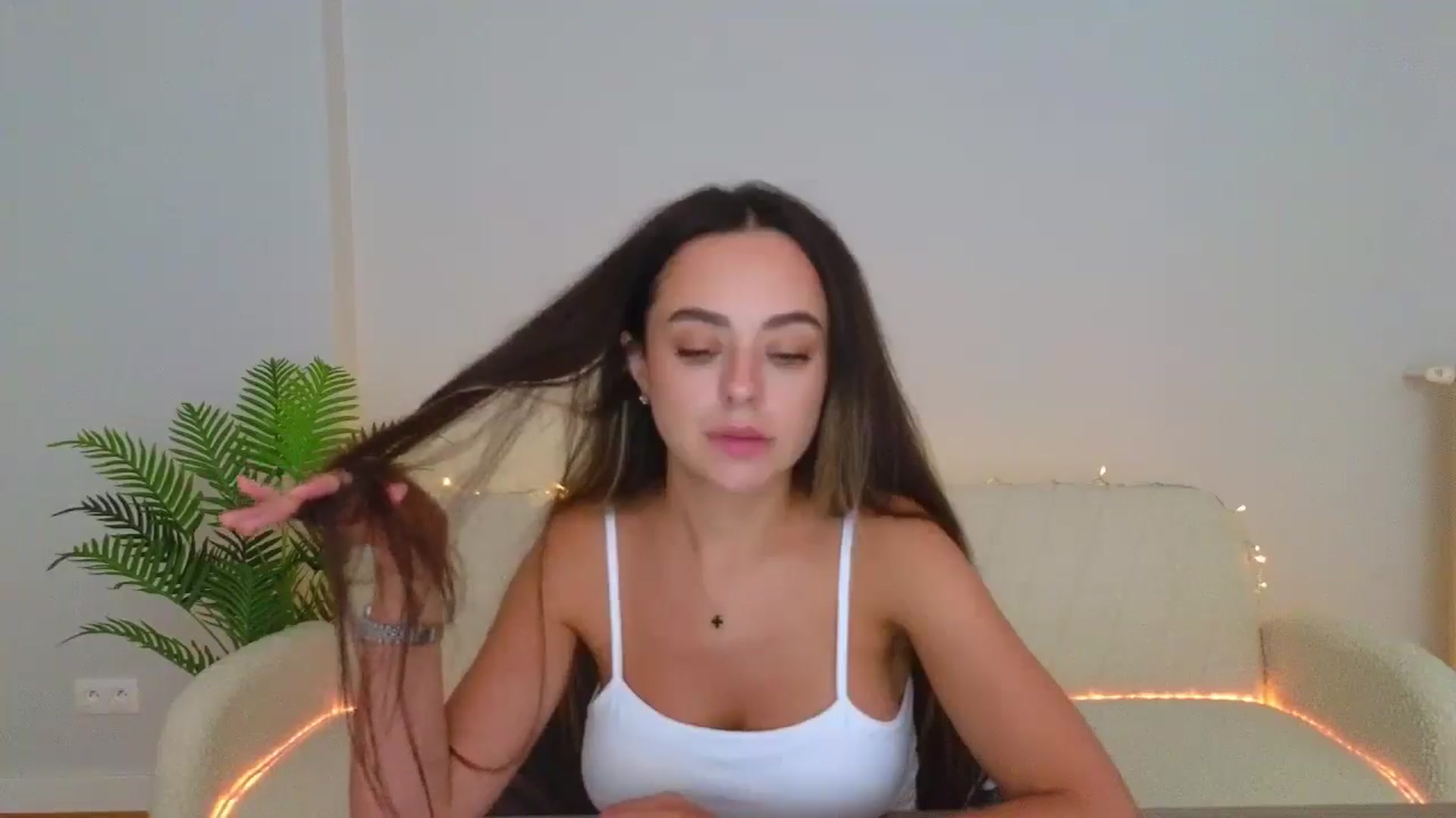 Gallery image thumbnail from Mialicious's myfreecams stream on, 07/02/2025, 16:33 image 19 of 20