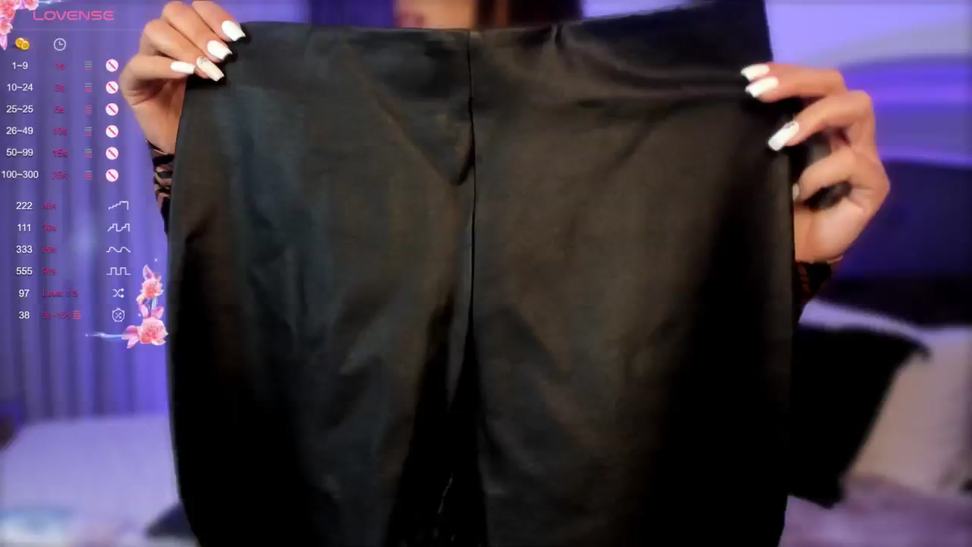 Gallery image thumbnail from MiamiLuxe's myfreecams stream on, 09/24/2025, 20:49 image 6 of 20