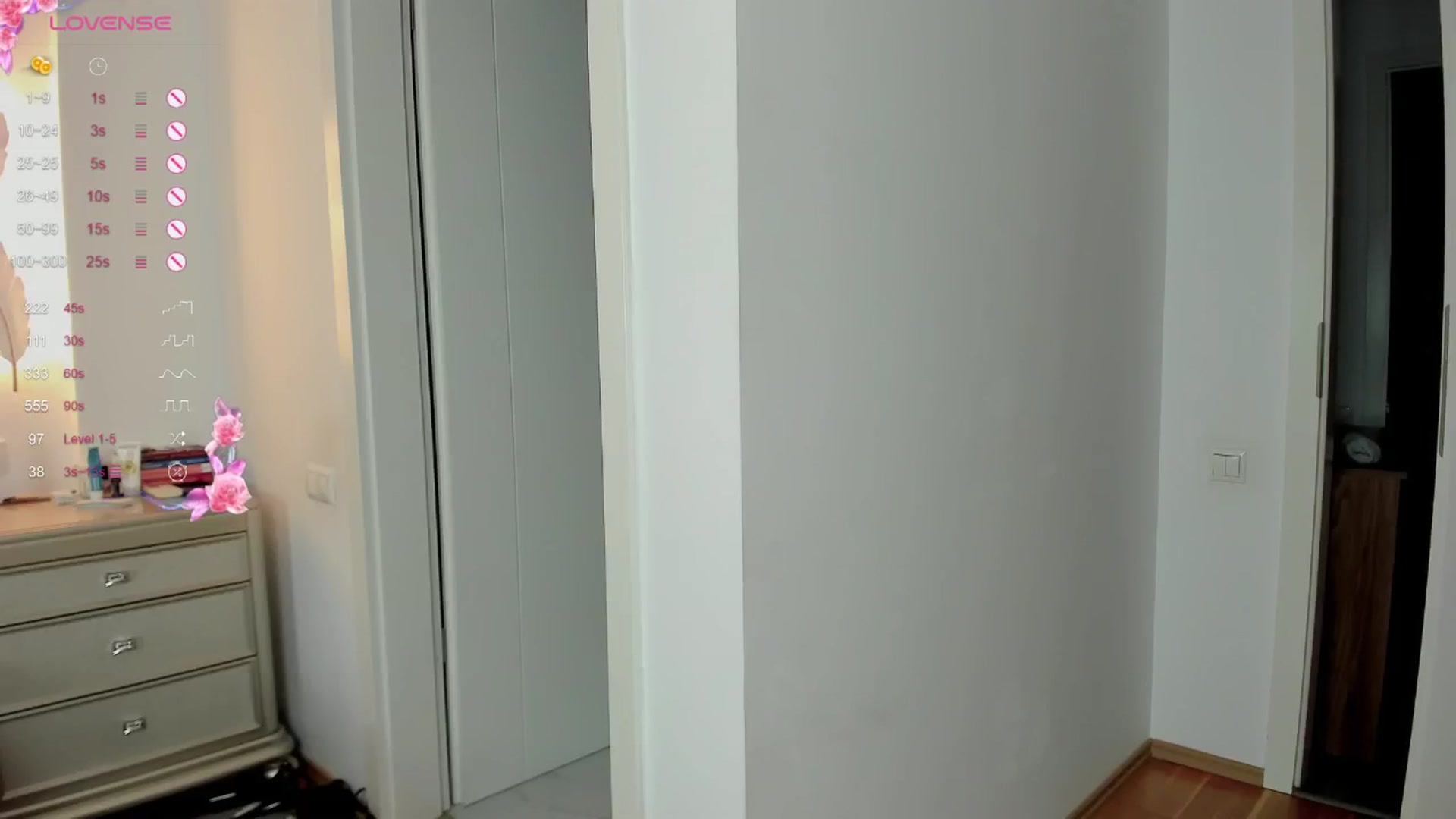Gallery image thumbnail from MiamiLuxe's myfreecams stream on, 09/30/2025, 22:19 image 11 of 20