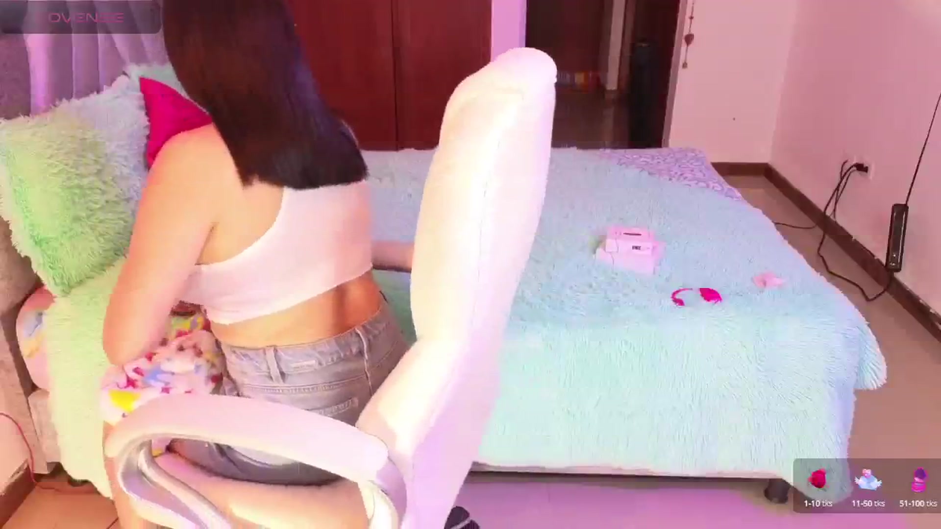 Gallery image thumbnail from Miaparkers's myfreecams stream on, 05/02/2024, 23:56 image 16 of 20