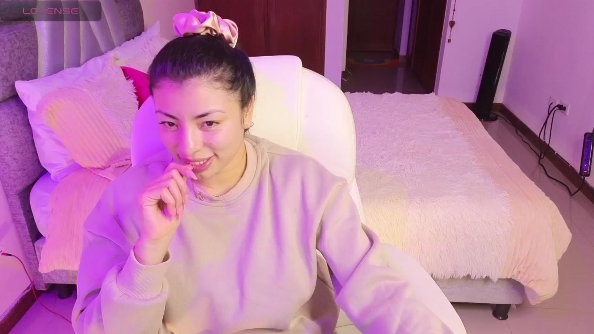 Gallery image thumbnail from Miaparkers's myfreecams stream on, 05/09/2024, 21:45 image 20 of 20