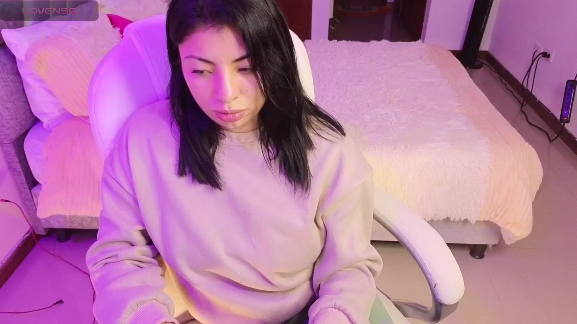 Gallery image thumbnail from Miaparkers's myfreecams stream on, 05/09/2024, 21:45 image 12 of 20