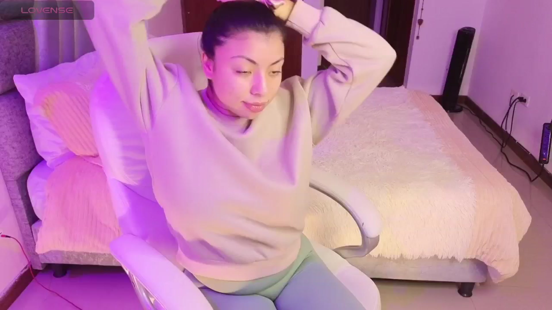 Gallery image thumbnail from Miaparkers's myfreecams stream on, 05/09/2024, 21:45 image 14 of 20