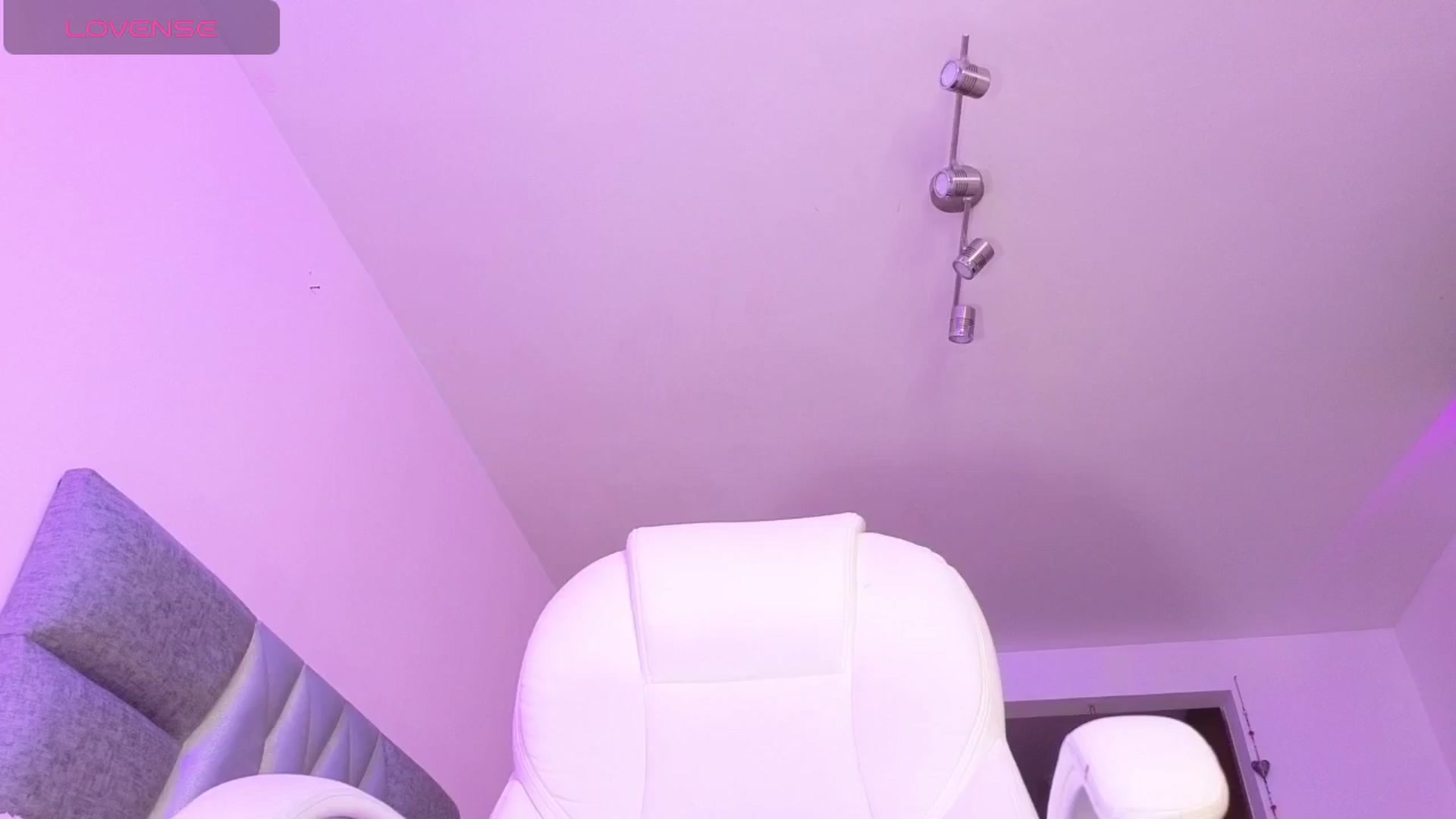 Gallery image thumbnail from Miaparkers's myfreecams stream on, 06/08/2024, 20:11 image 9 of 20
