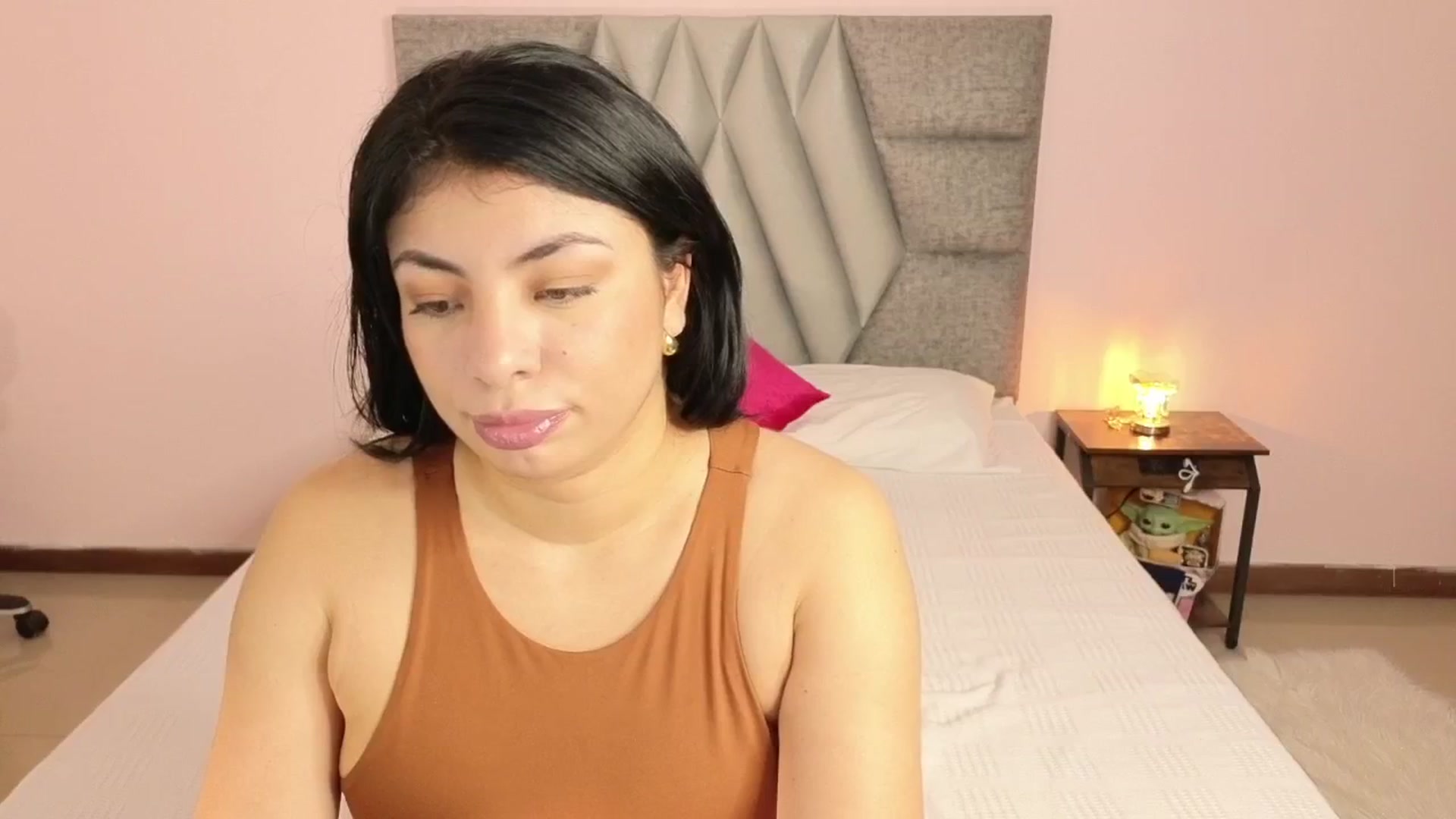 Gallery image thumbnail from Miaparkers's myfreecams stream on, 06/23/2024, 21:33 image 16 of 20