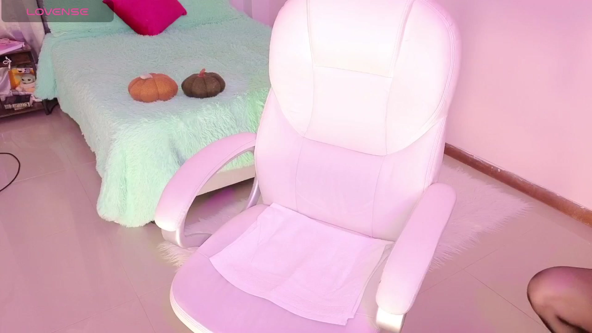 Gallery image thumbnail from Miaparkers's myfreecams stream on, 07/06/2024, 18:27 image 18 of 20