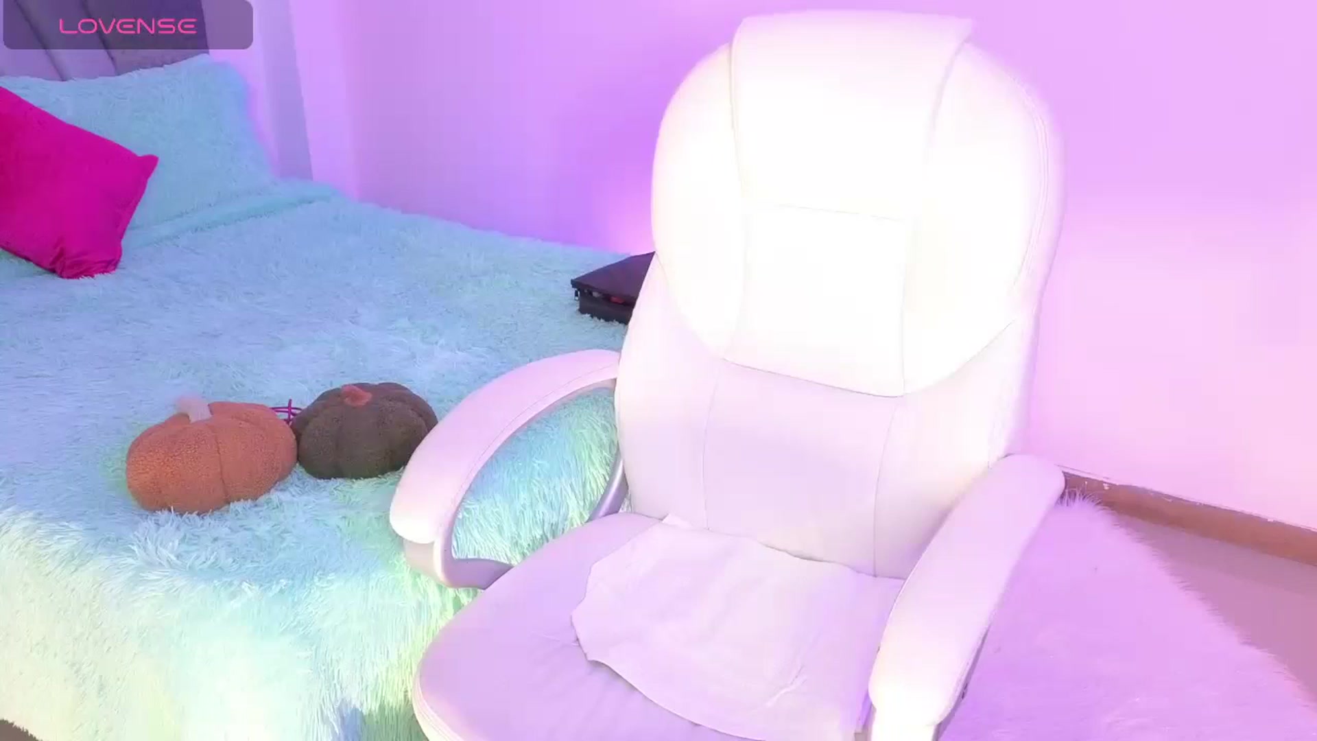 Gallery image thumbnail from Miaparkers's myfreecams stream on, 07/07/2024, 21:36 image 16 of 20