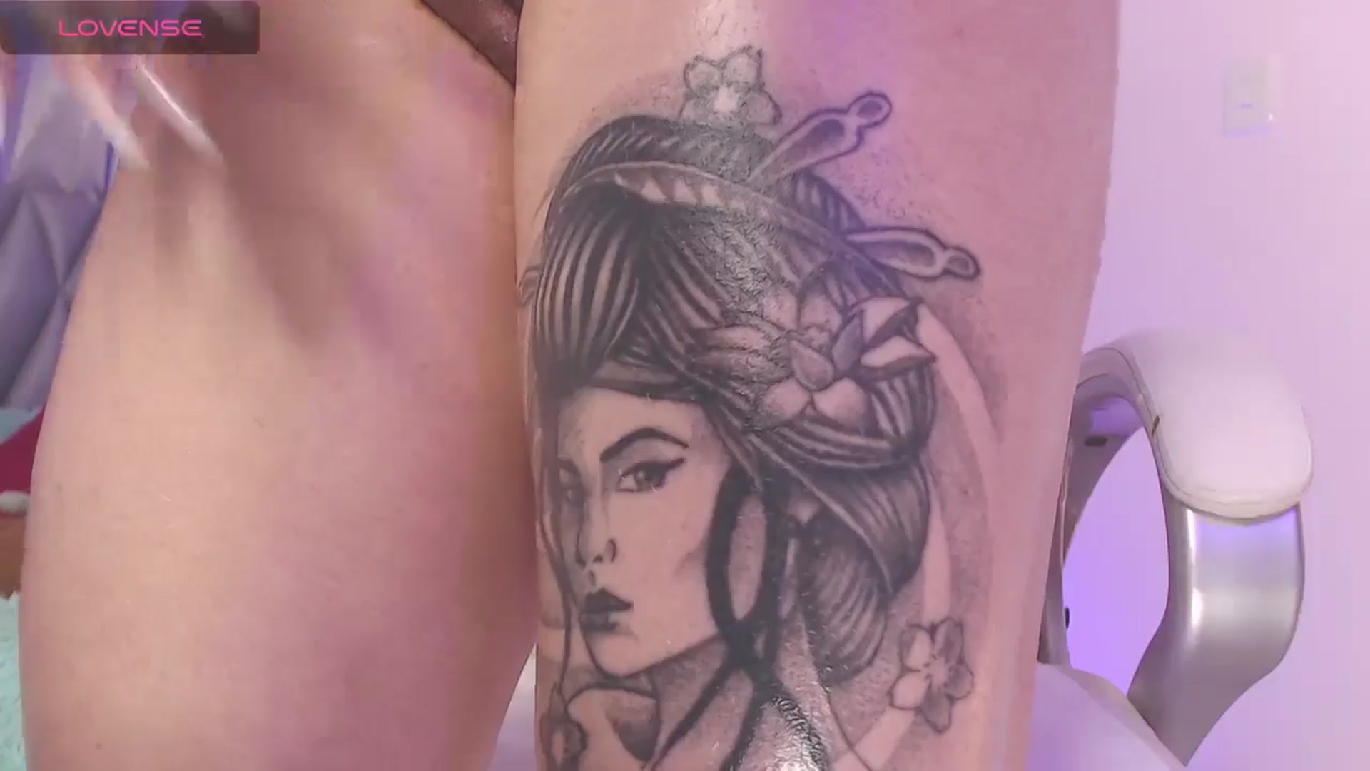 Gallery image thumbnail from Miaparkers's myfreecams stream on, 07/10/2024, 24:17 image 10 of 20