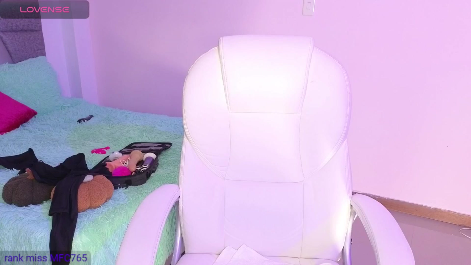 Gallery image thumbnail from Miaparkers's myfreecams stream on, 07/13/2024, 22:40 image 14 of 20