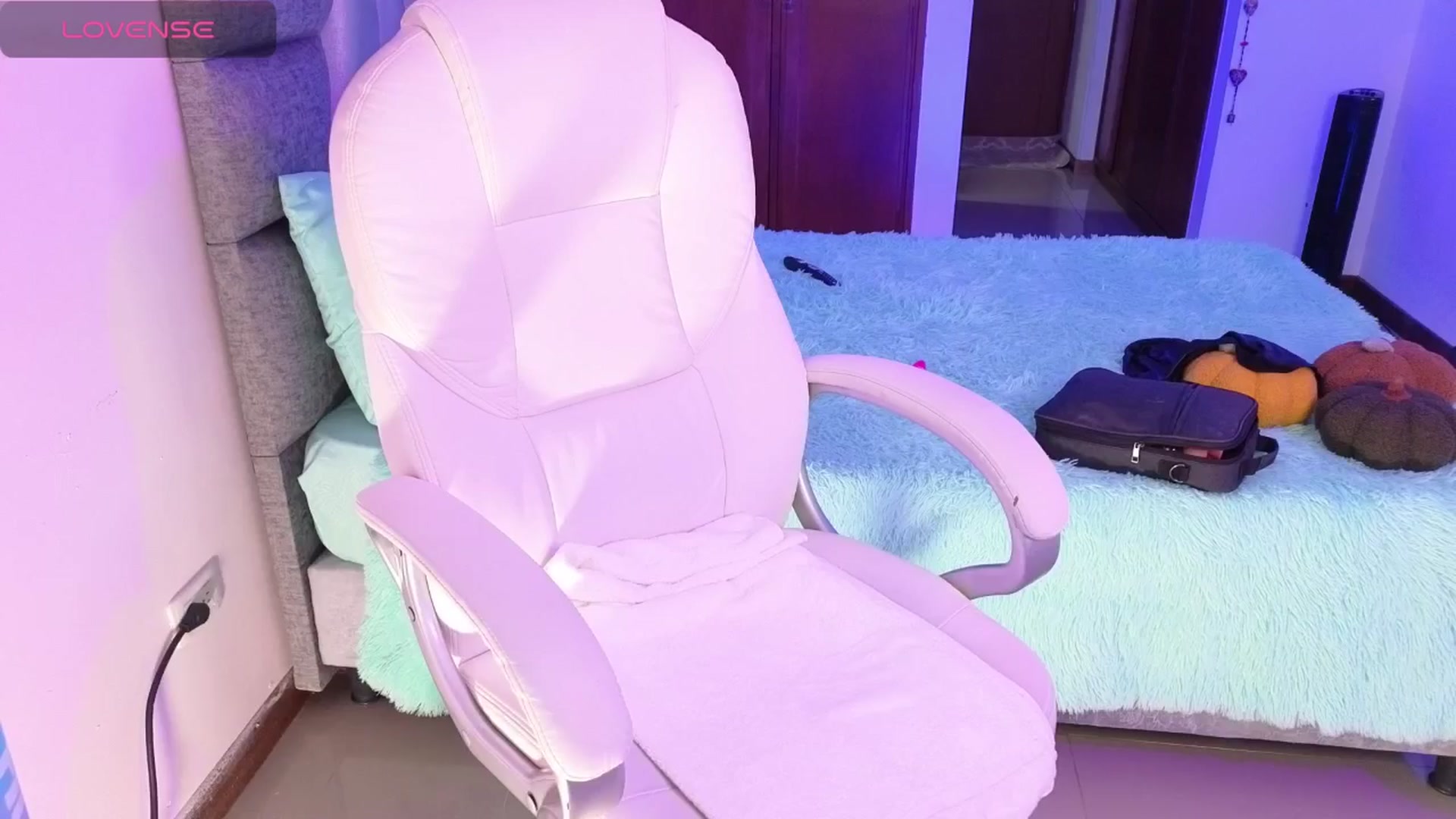 Gallery image thumbnail from Miaparkers's myfreecams stream on, 07/16/2024, 21:42 image 12 of 20