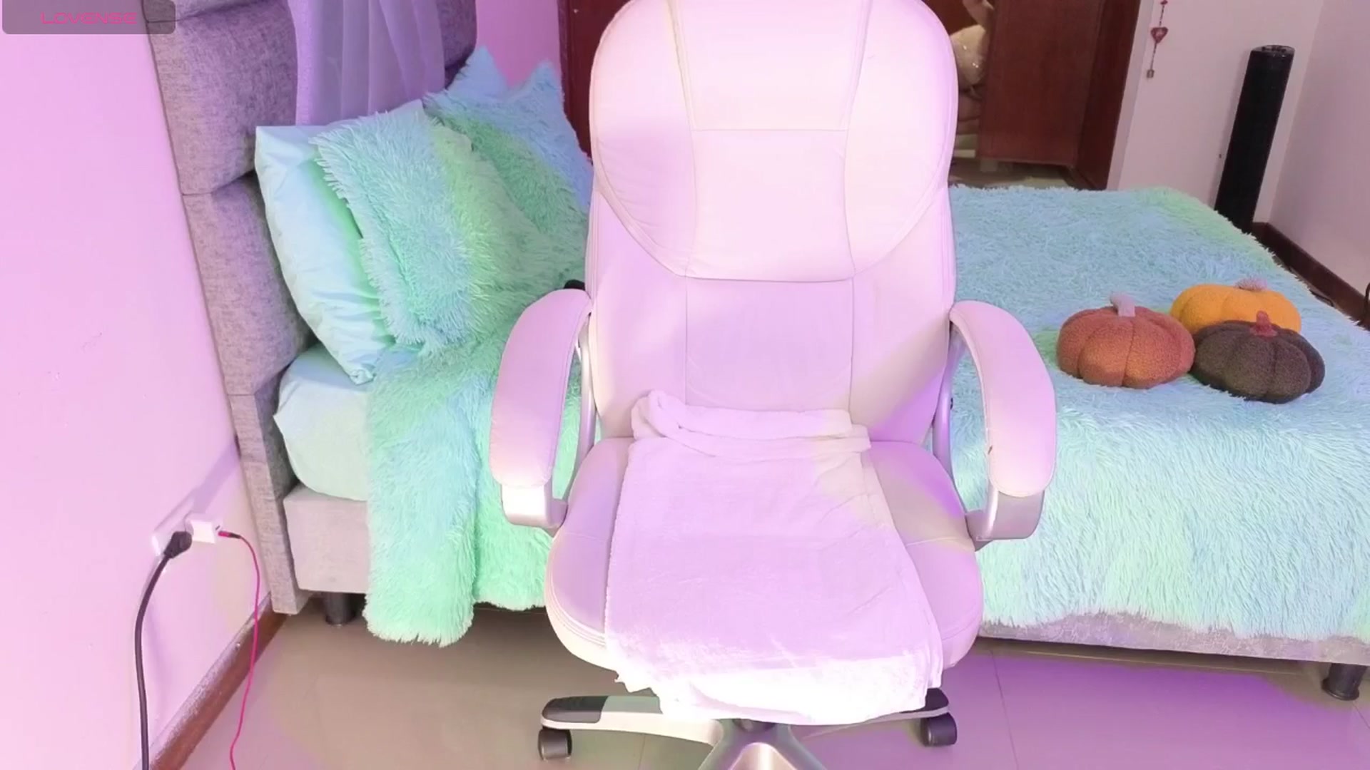 Gallery image thumbnail from Miaparkers's myfreecams stream on, 07/17/2024, 21:44 image 14 of 20