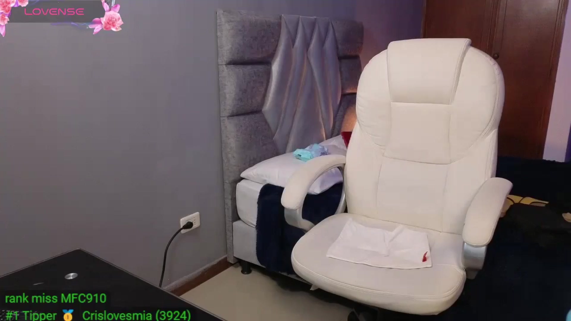 Gallery image thumbnail from Miaparkers's myfreecams stream on, 08/13/2024, 01:13 image 10 of 20