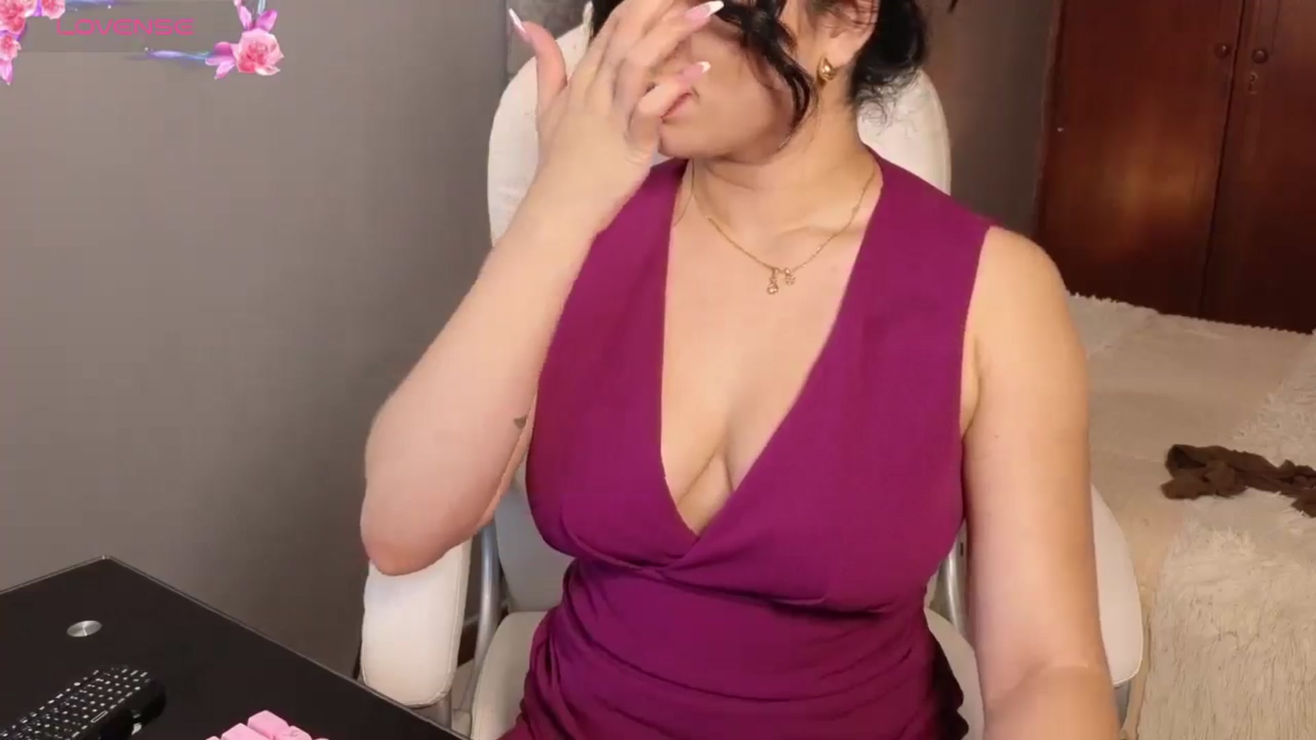 Gallery image thumbnail from Miaparkers's myfreecams stream on, 08/28/2024, 23:19 image 16 of 20
