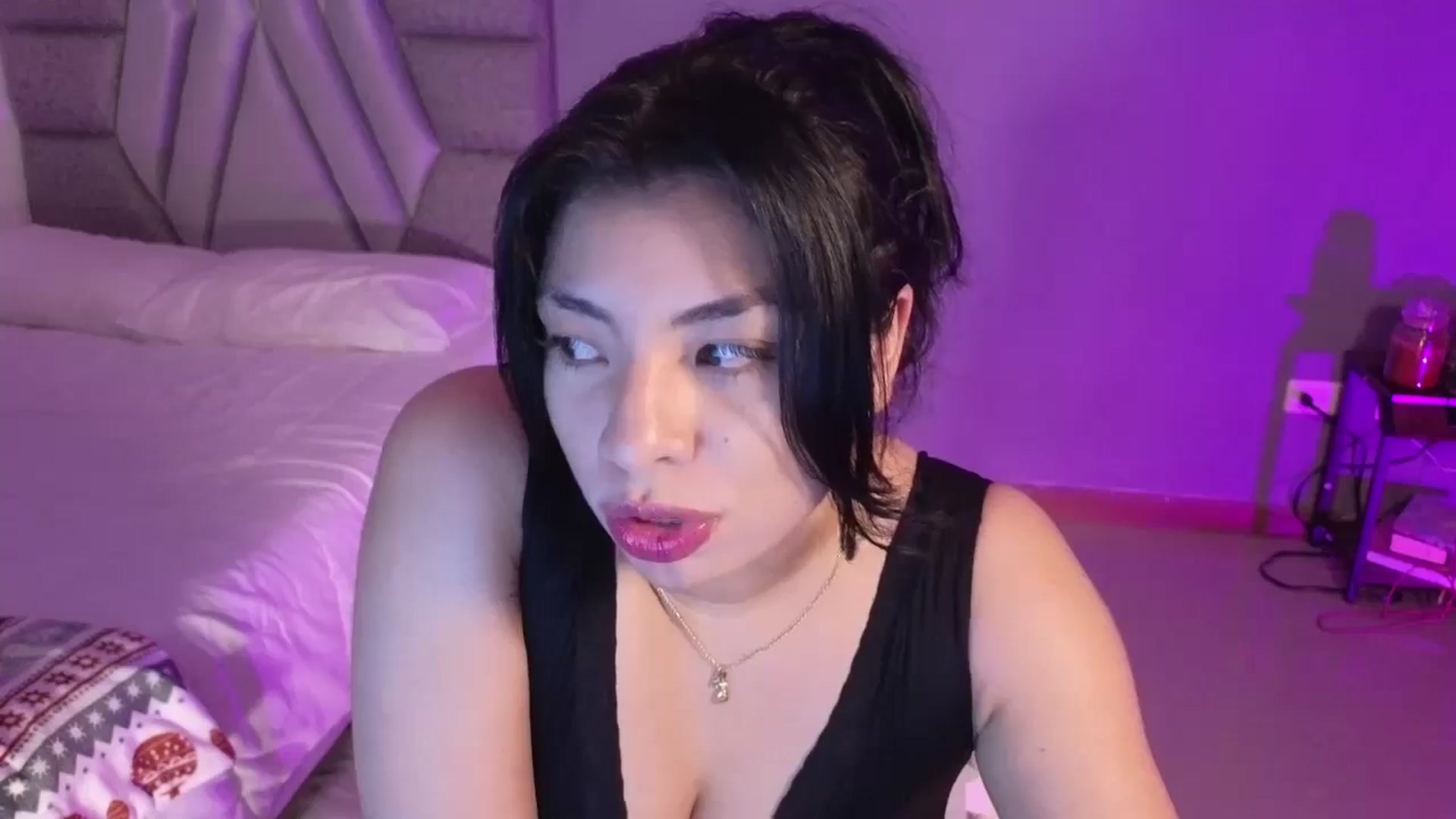 Gallery image thumbnail from Miaparkers's myfreecams stream on, 10/20/2024, 01:09 image 3 of 20