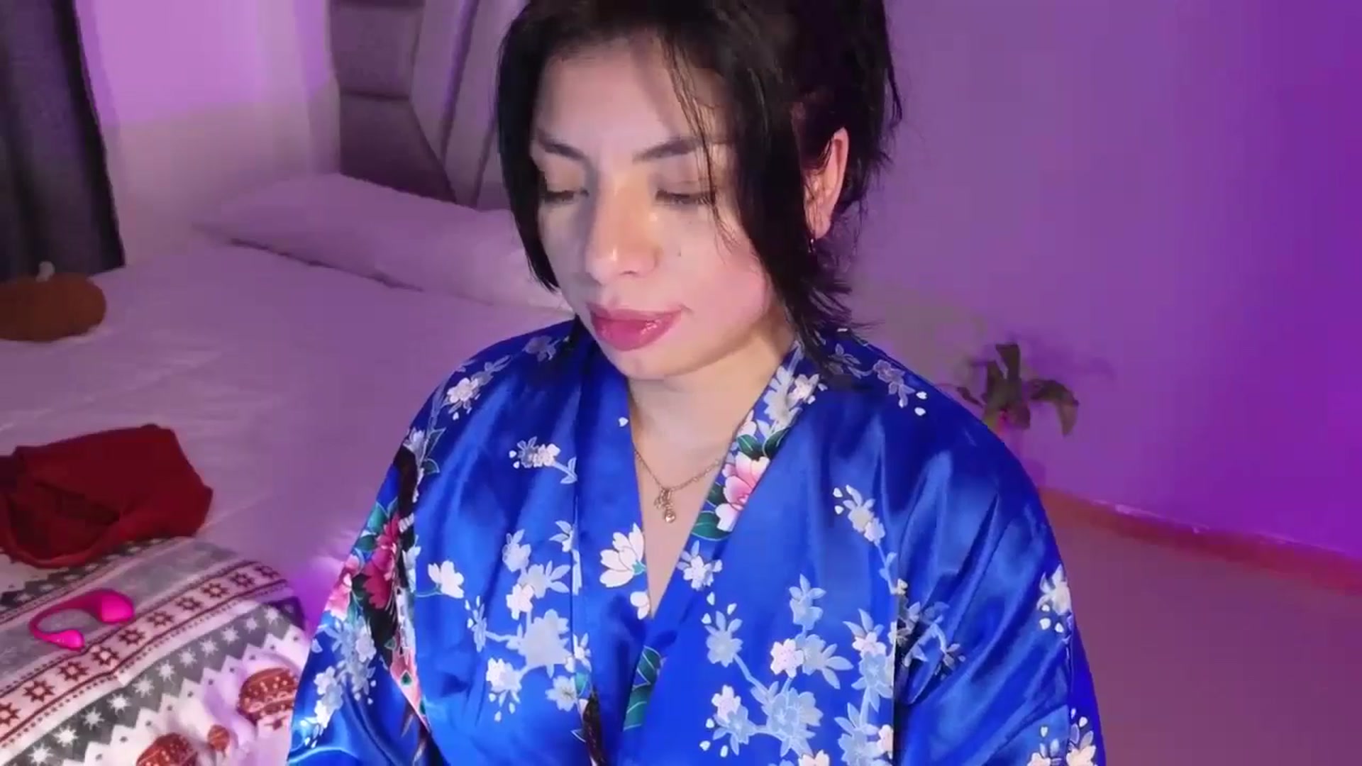 Gallery image thumbnail from Miaparkers's myfreecams stream on, 10/20/2024, 01:09 image 19 of 20