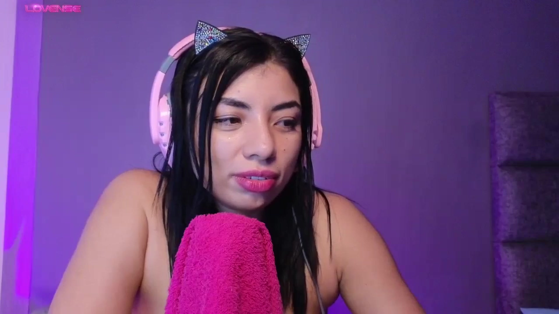 Gallery image thumbnail from Miaparkers's myfreecams stream on, 10/28/2024, 03:32 image 19 of 20