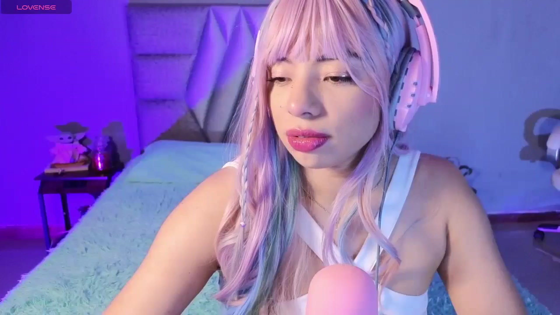 Gallery image thumbnail from Miaparkers's myfreecams stream on, 10/31/2024, 18:16 image 10 of 20
