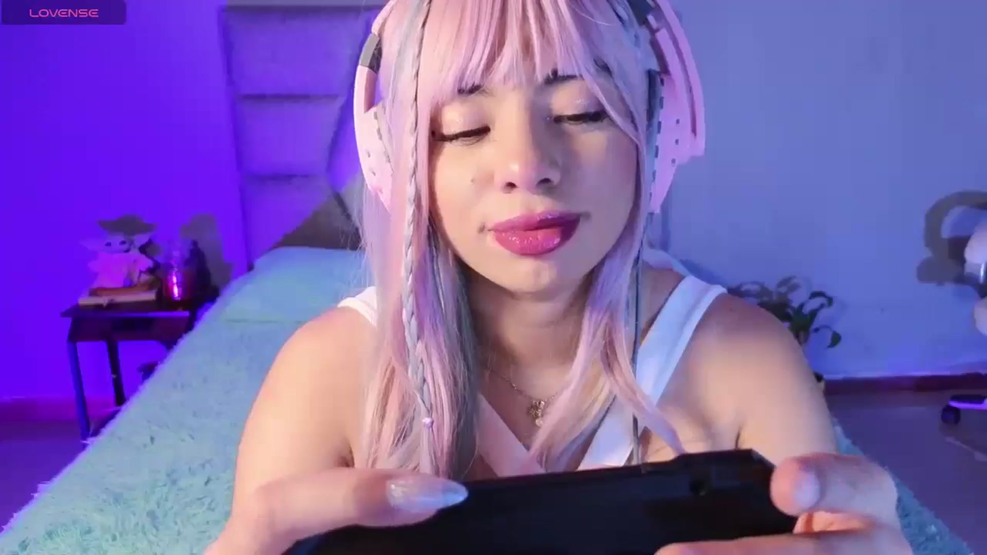 Gallery image thumbnail from Miaparkers's myfreecams stream on, 10/31/2024, 18:16 image 15 of 20