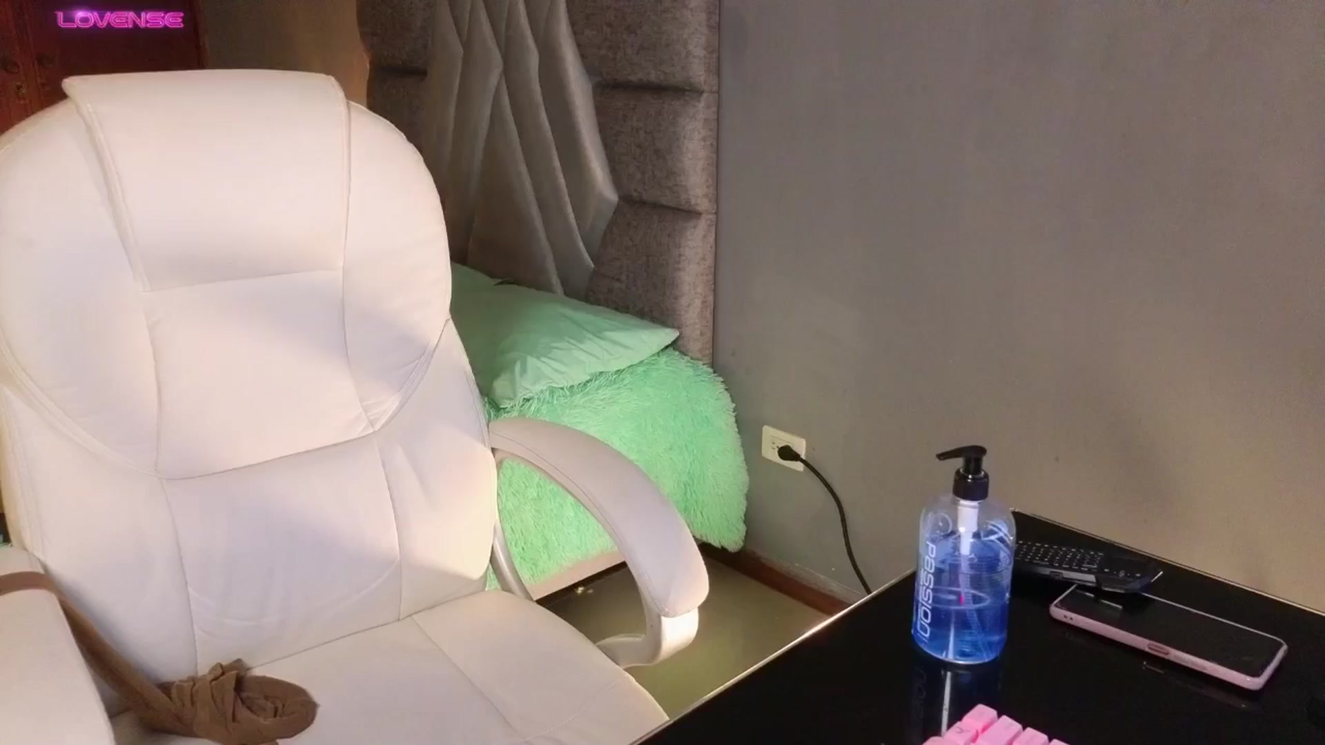 Gallery image thumbnail from Miaparkers's myfreecams stream on, 11/11/2024, 22:09 image 17 of 20