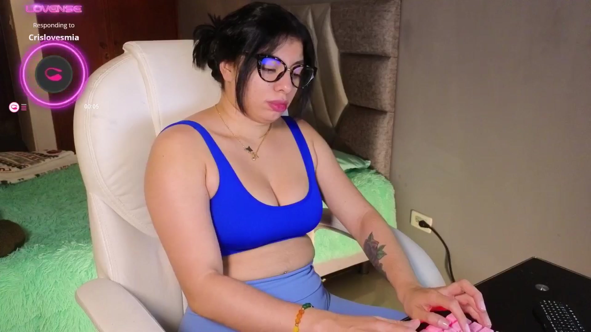 Gallery image thumbnail from Miaparkers's myfreecams stream on, 11/13/2024, 24:00 image 20 of 20