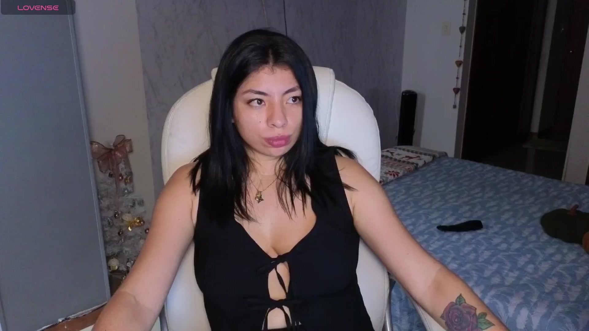 Gallery image thumbnail from Miaparkers's myfreecams stream on, 11/17/2024, 21:49 image 19 of 20