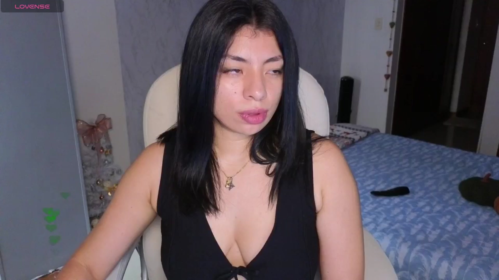 Gallery image thumbnail from Miaparkers's myfreecams stream on, 11/17/2024, 21:49 image 7 of 20
