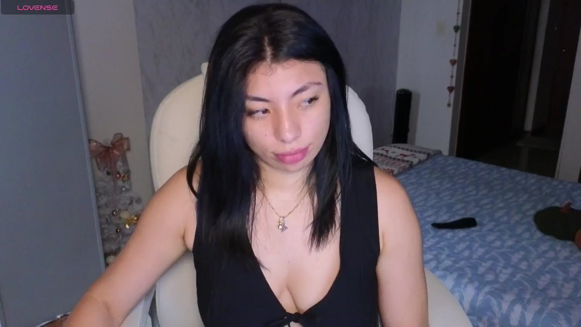 Gallery image thumbnail from Miaparkers's myfreecams stream on, 11/17/2024, 21:49 image 14 of 20
