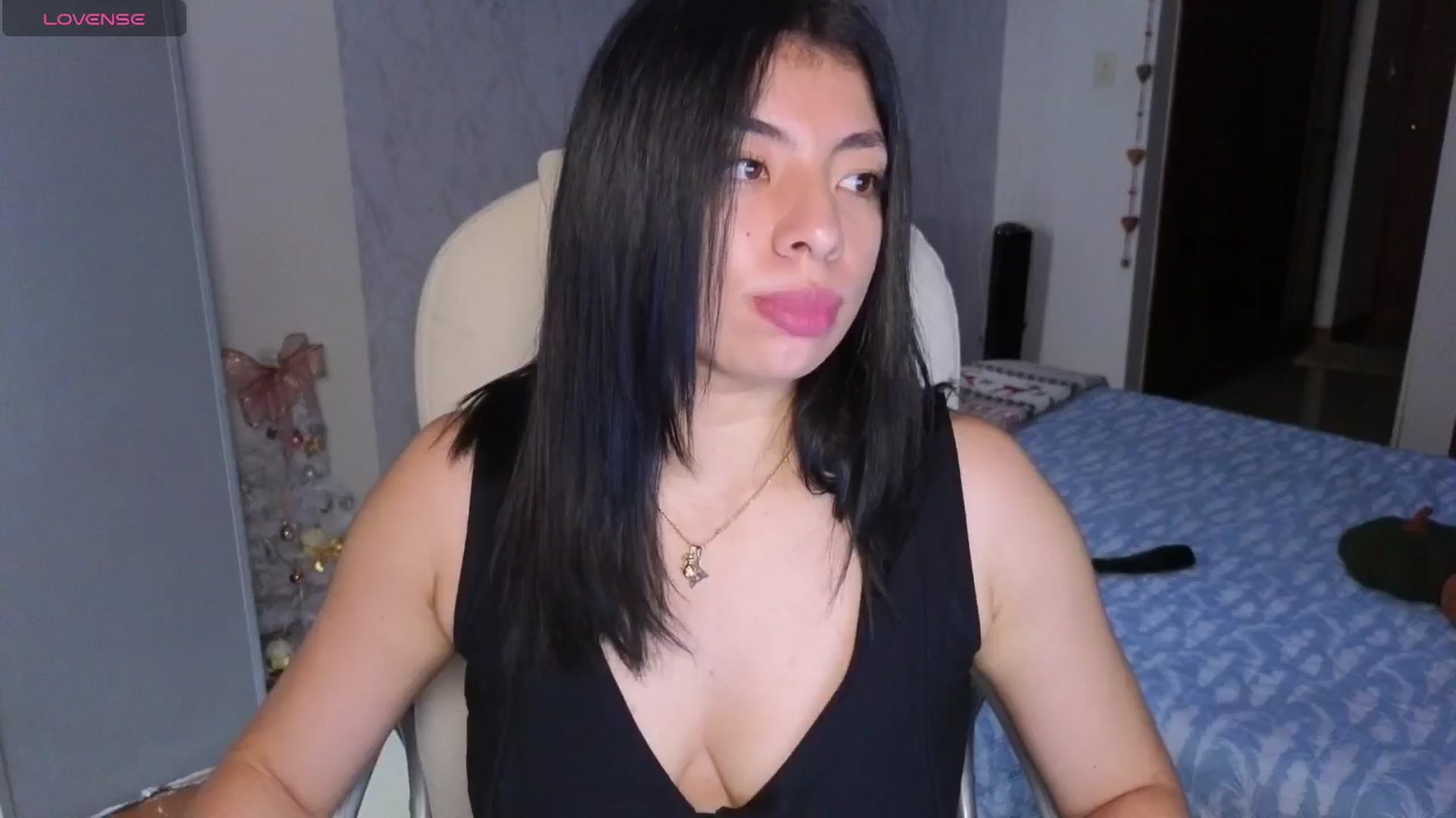 Gallery image thumbnail from Miaparkers's myfreecams stream on, 11/17/2024, 21:49 image 5 of 20