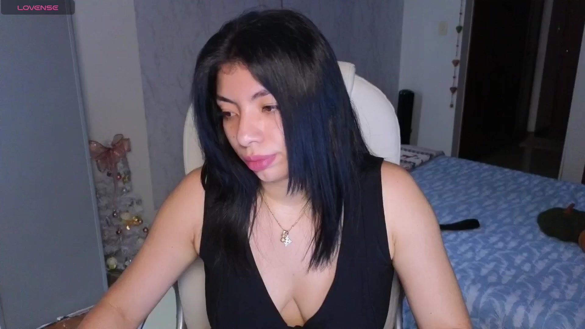 Gallery image thumbnail from Miaparkers's myfreecams stream on, 11/17/2024, 21:49 image 13 of 20