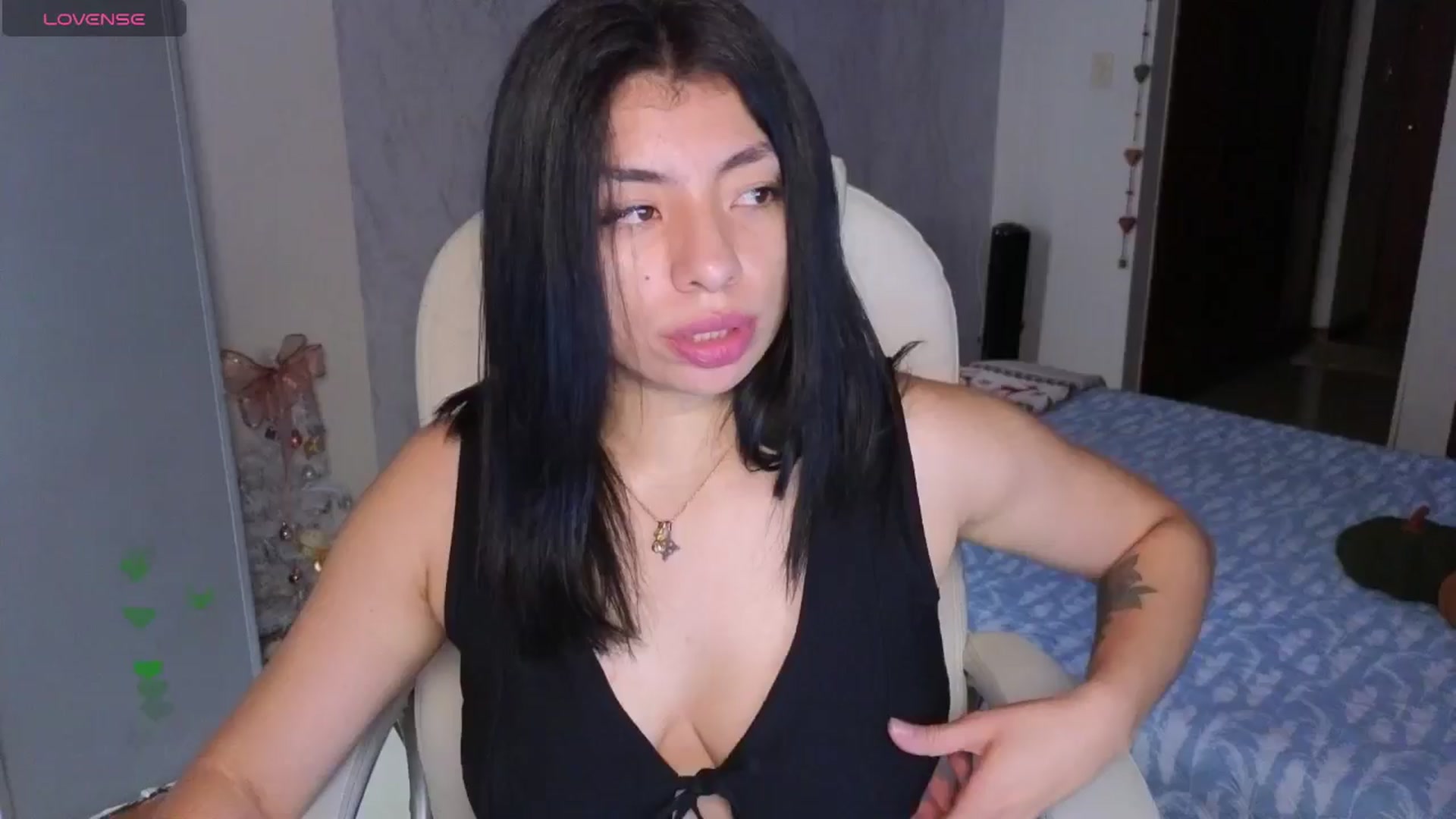 Gallery image thumbnail from Miaparkers's myfreecams stream on, 11/17/2024, 21:49 image 6 of 20