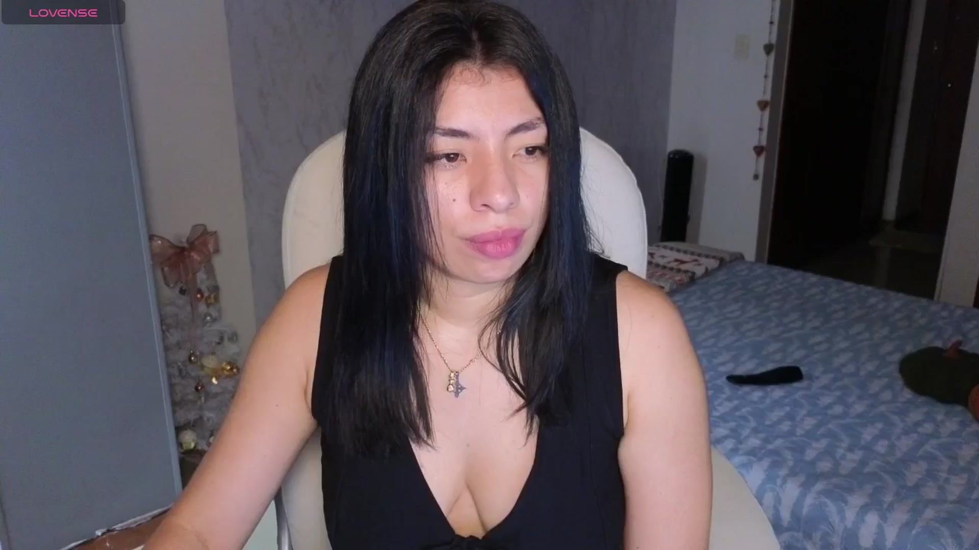 Gallery image thumbnail from Miaparkers's myfreecams stream on, 11/17/2024, 21:49 image 10 of 20