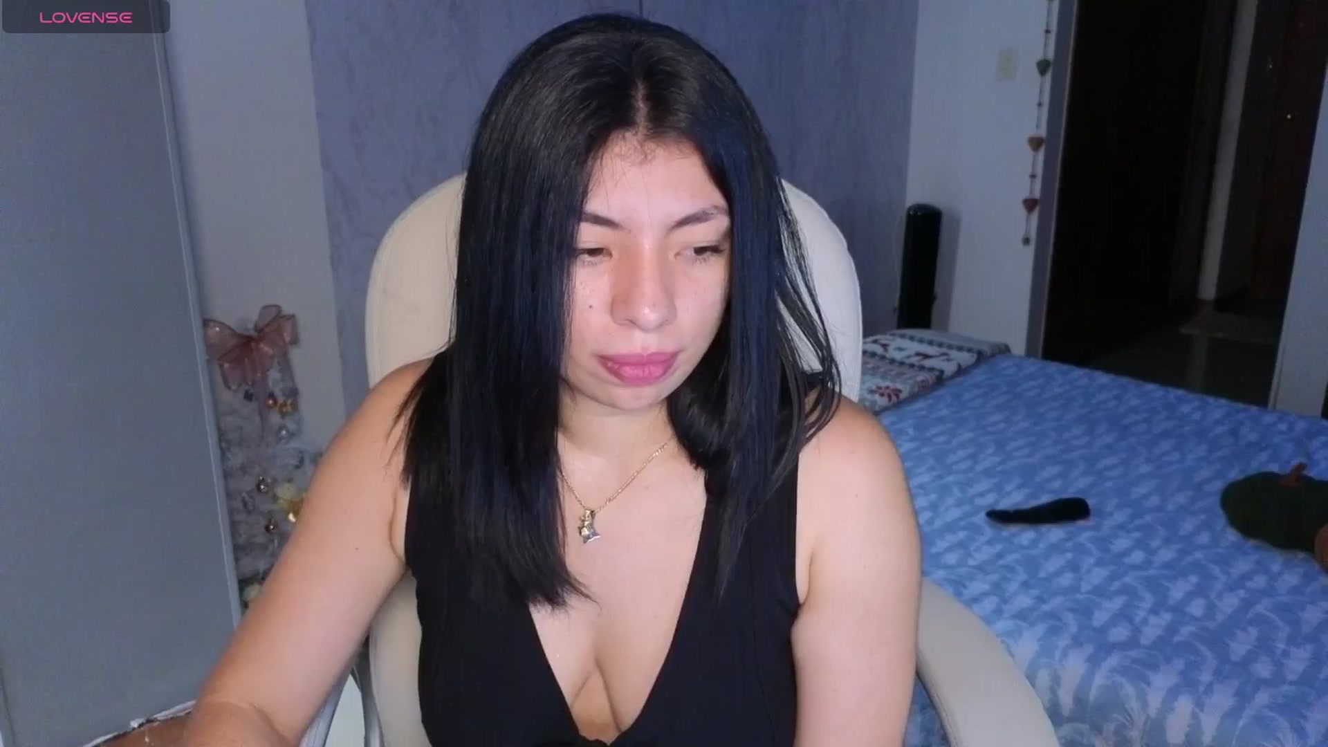 Gallery image thumbnail from Miaparkers's myfreecams stream on, 11/17/2024, 21:49 image 4 of 20