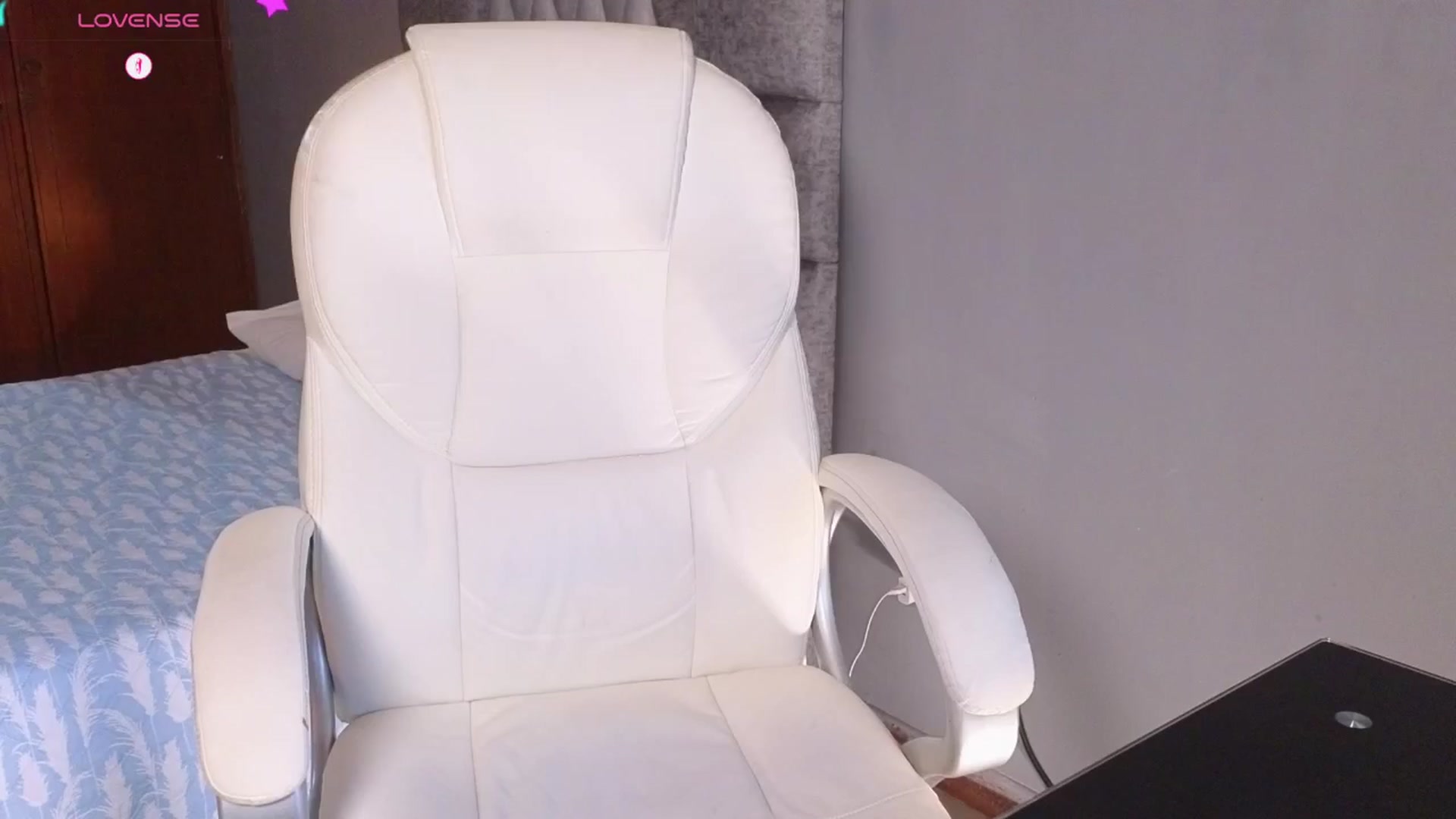 Gallery image thumbnail from Miaparkers's myfreecams stream on, 11/18/2024, 12:49 image 11 of 20